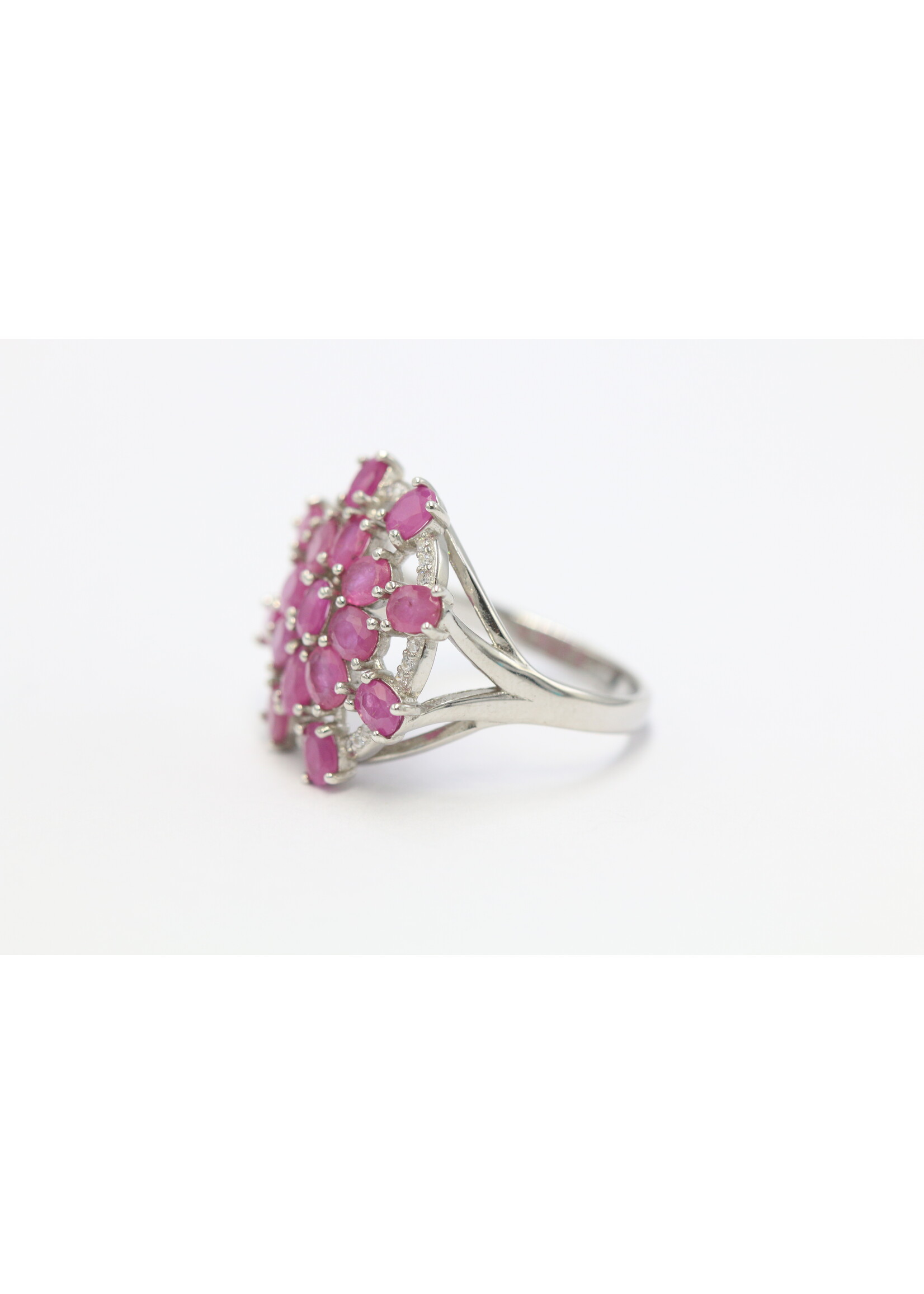 Bague en argent 925 rhodié sertie de rubis naturels