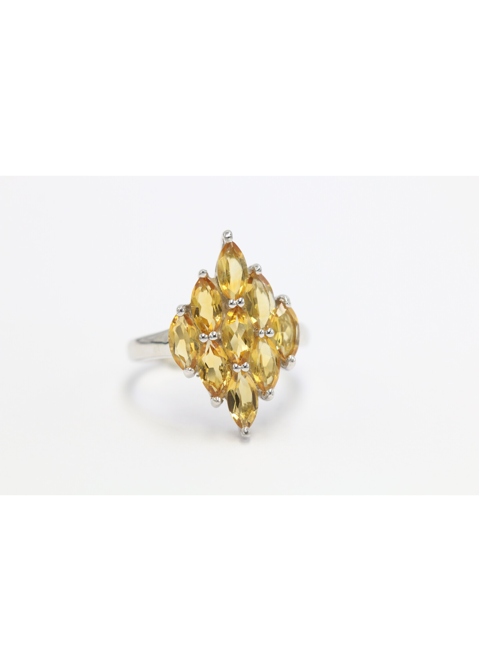 Bague en argent 925 rhodié sertie de Citrines naturelles