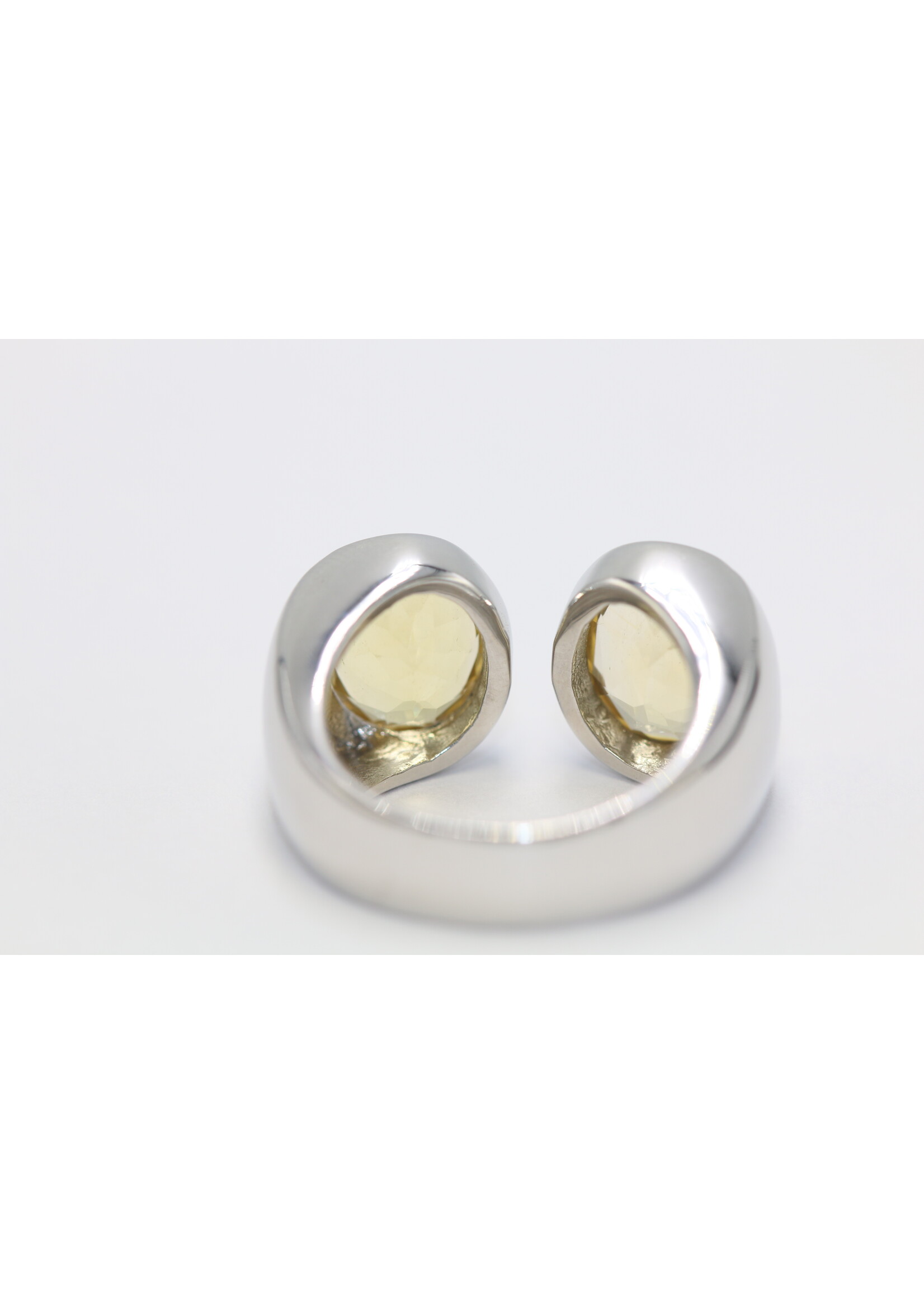 Anello in argento rodiato 925 con citrini naturali