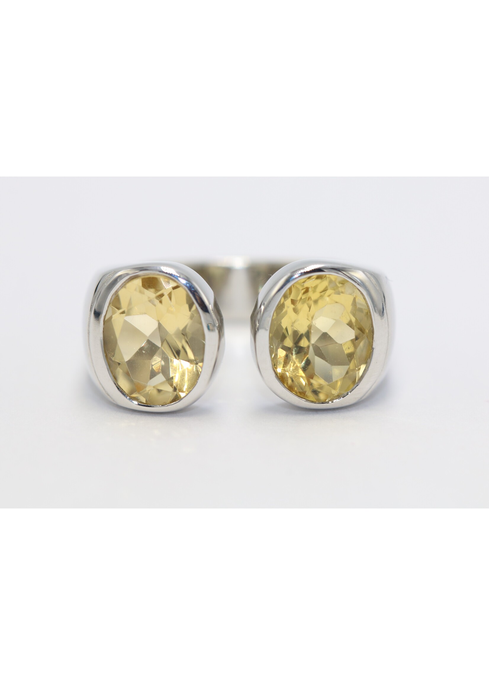 Anello in argento rodiato 925 con citrini naturali