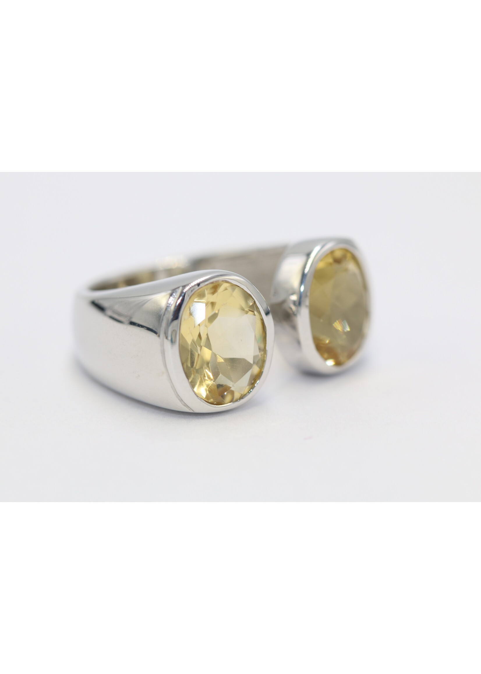 Anello in argento rodiato 925 con citrini naturali