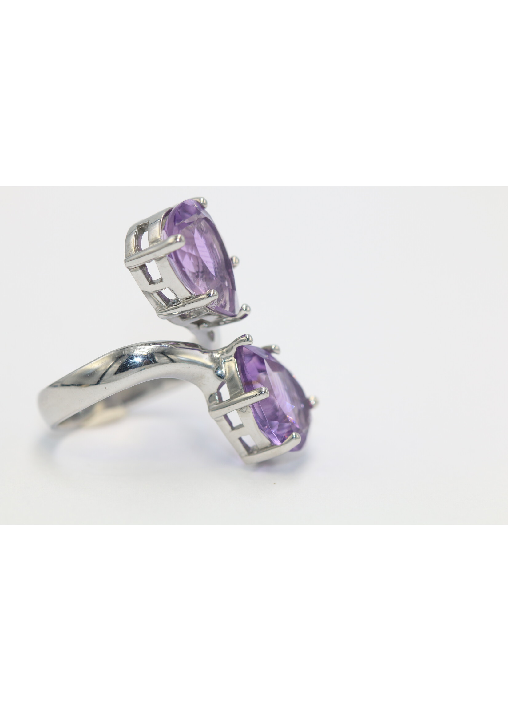 925 rhodium plated silver ring set with natural amethysts
