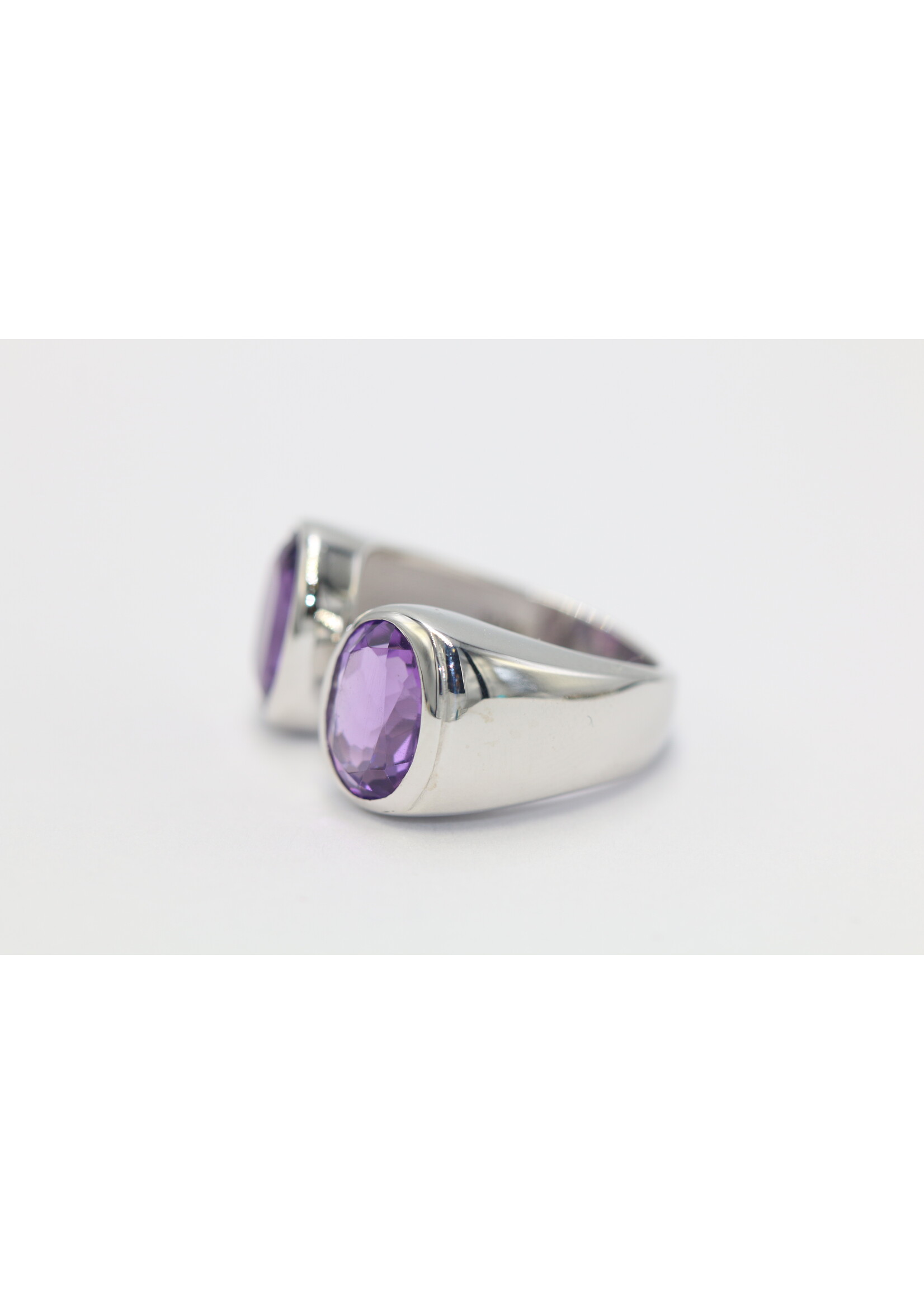 925 rhodium plated silver ring set with natural amethysts