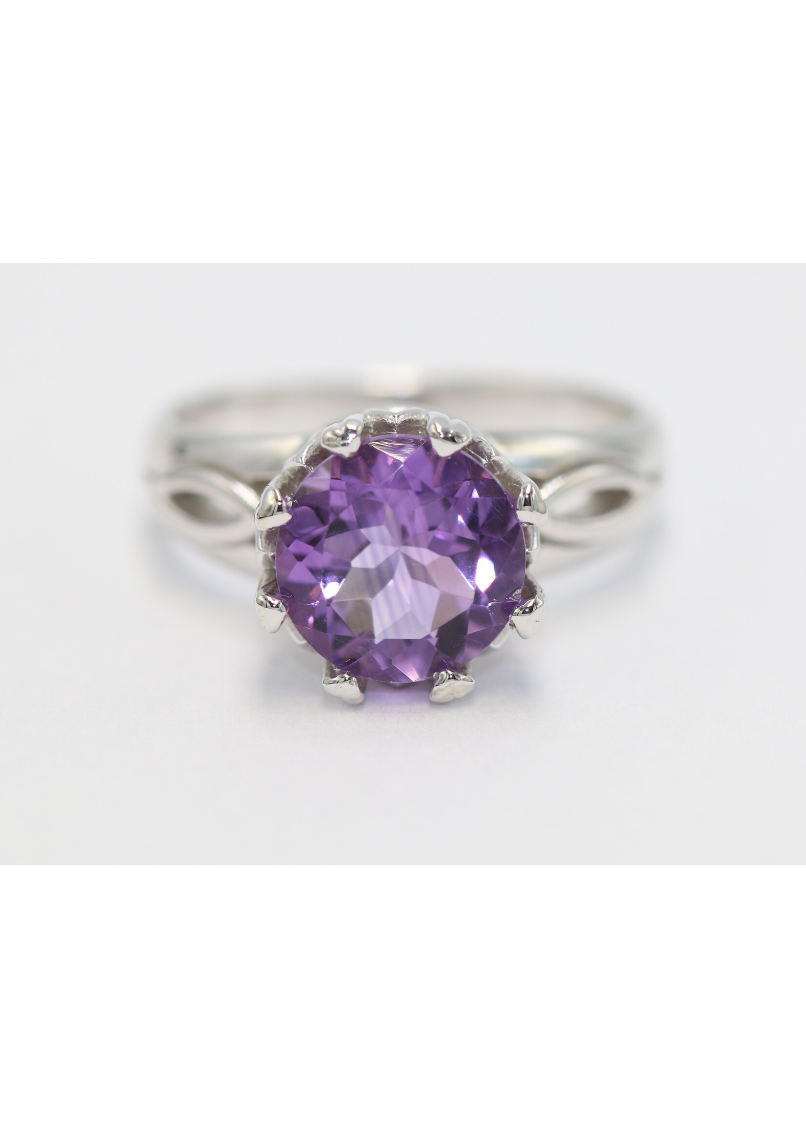 925 rhodium plated silver ring set with natural amethyst