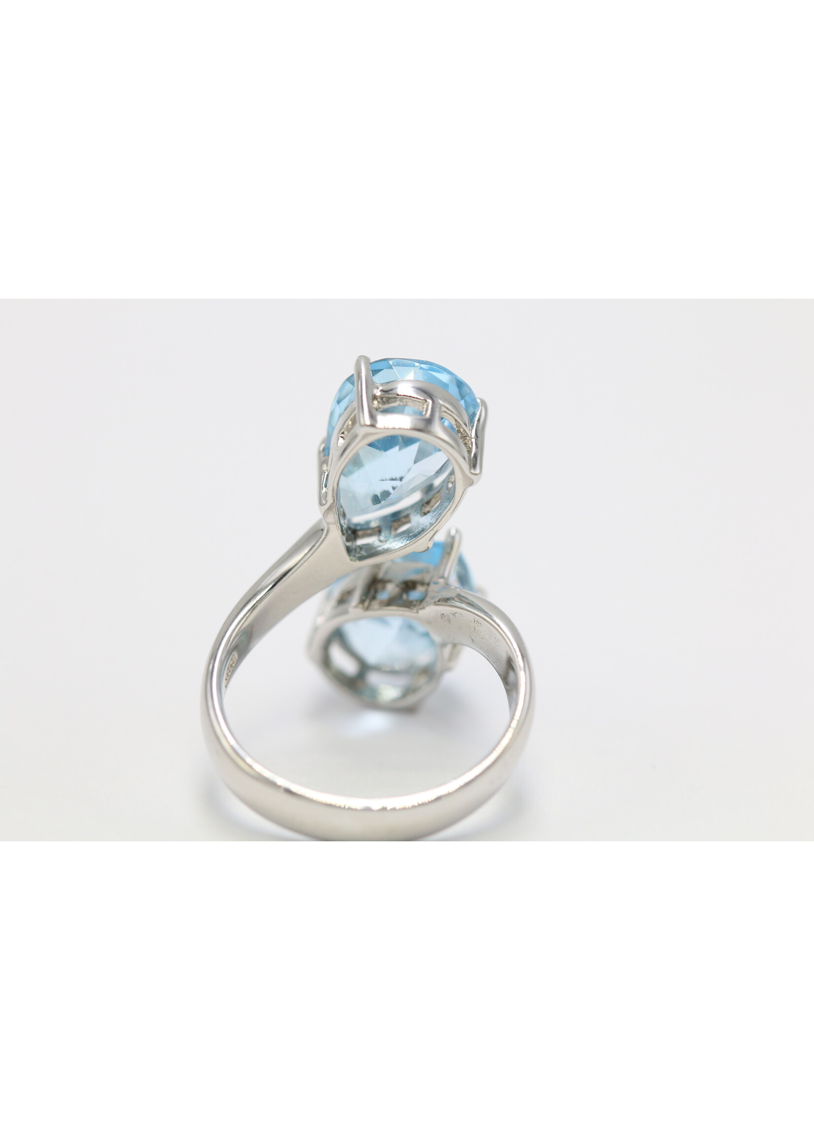 925 rhodium plated silver ring set with natural Blue Topaz