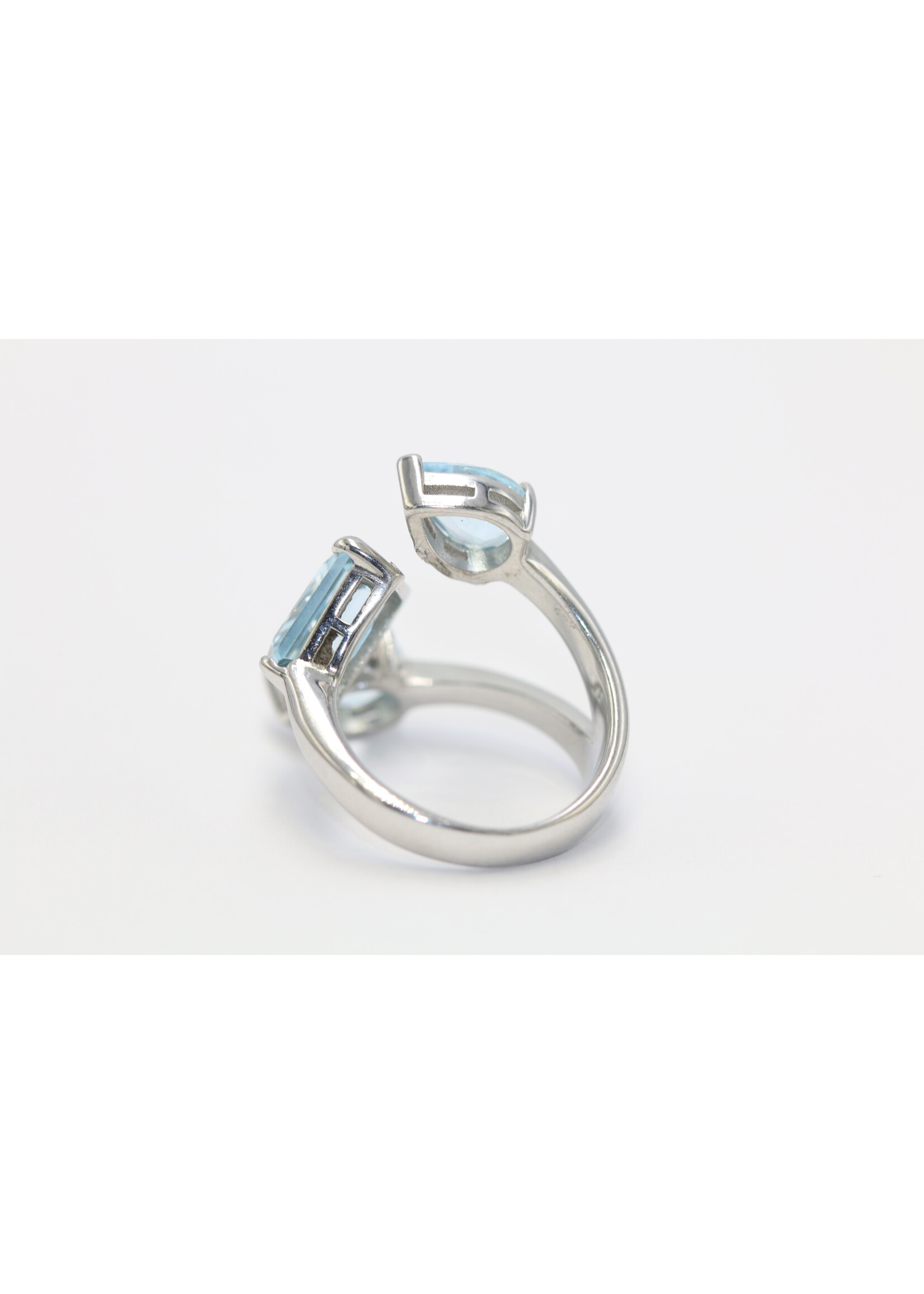 925 rhodium plated silver ring set with natural Blue Topaz