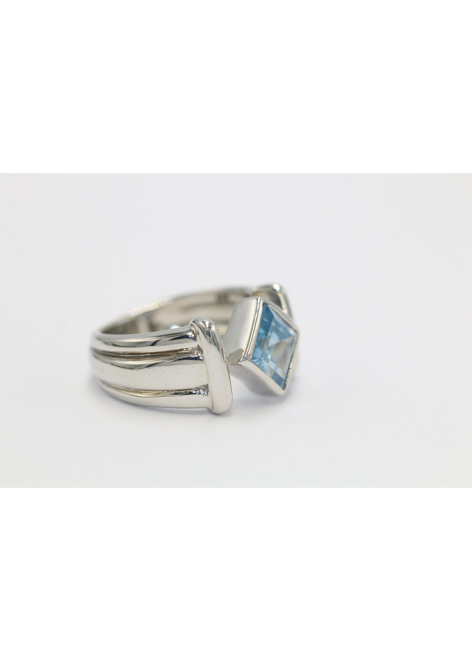 925 rhodium plated silver ring set with natural Blue Topaz