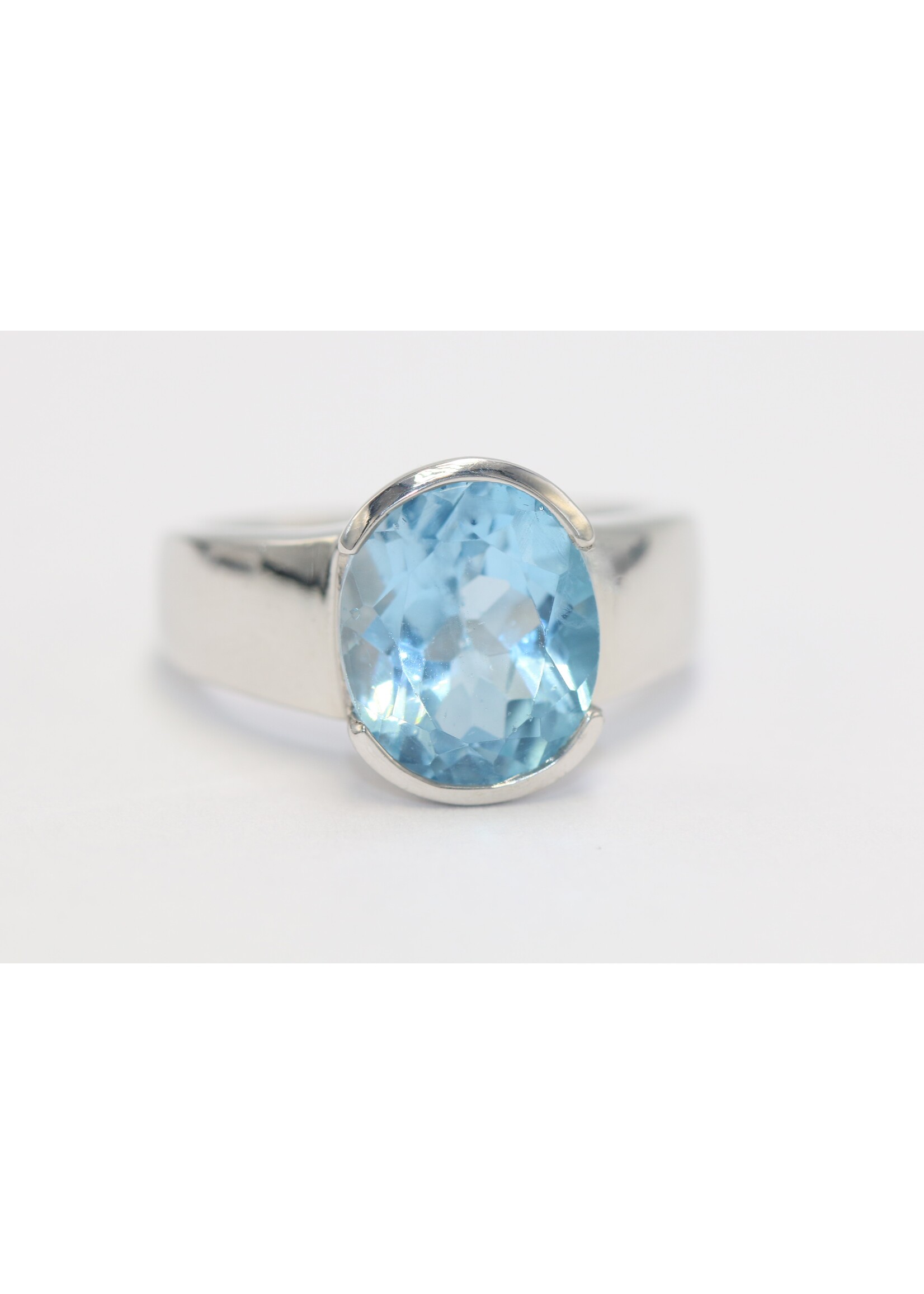 925 rhodium plated silver ring set with natural Blue Topaz