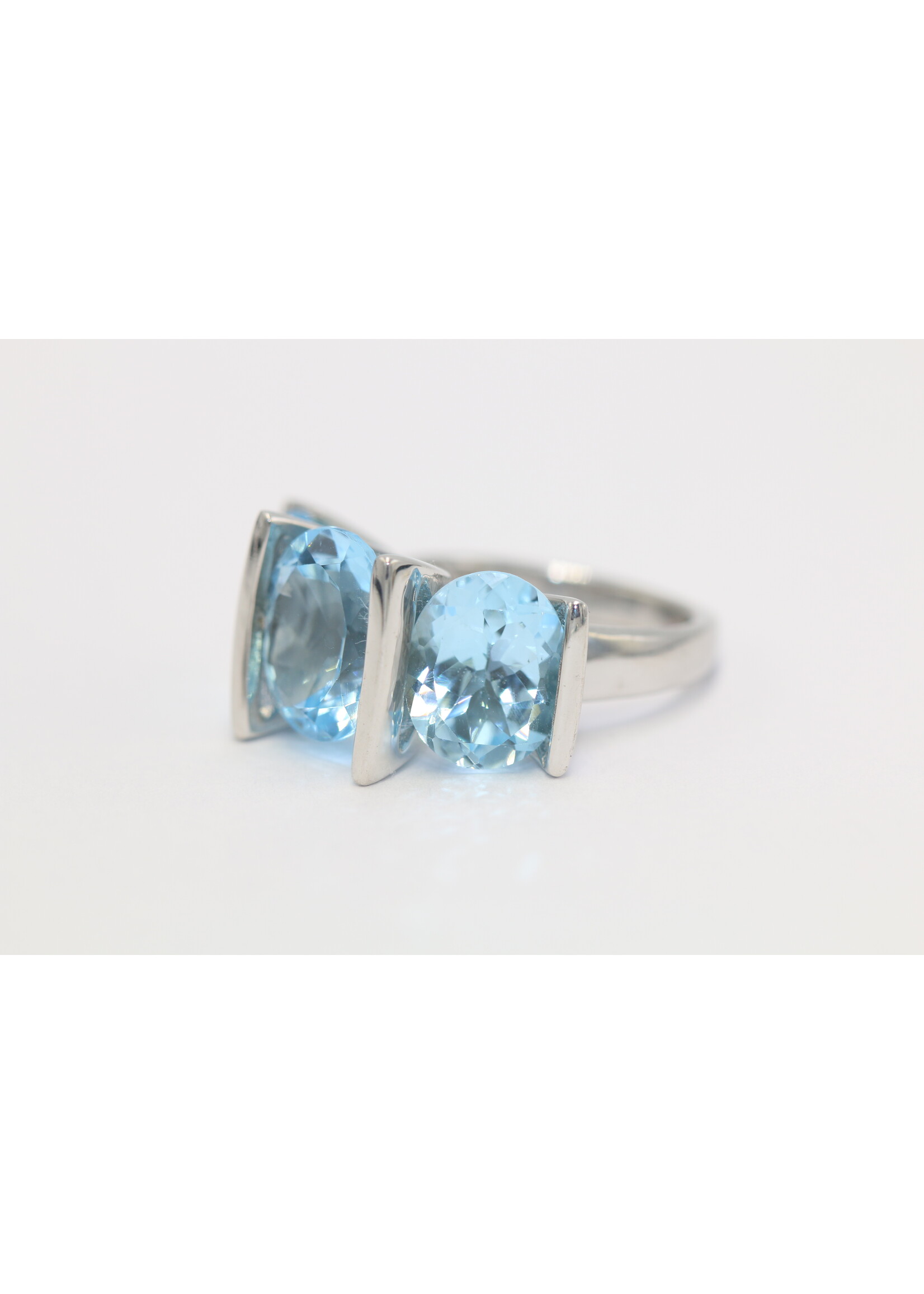 925 rhodium plated silver ring set with natural Blue Topaz