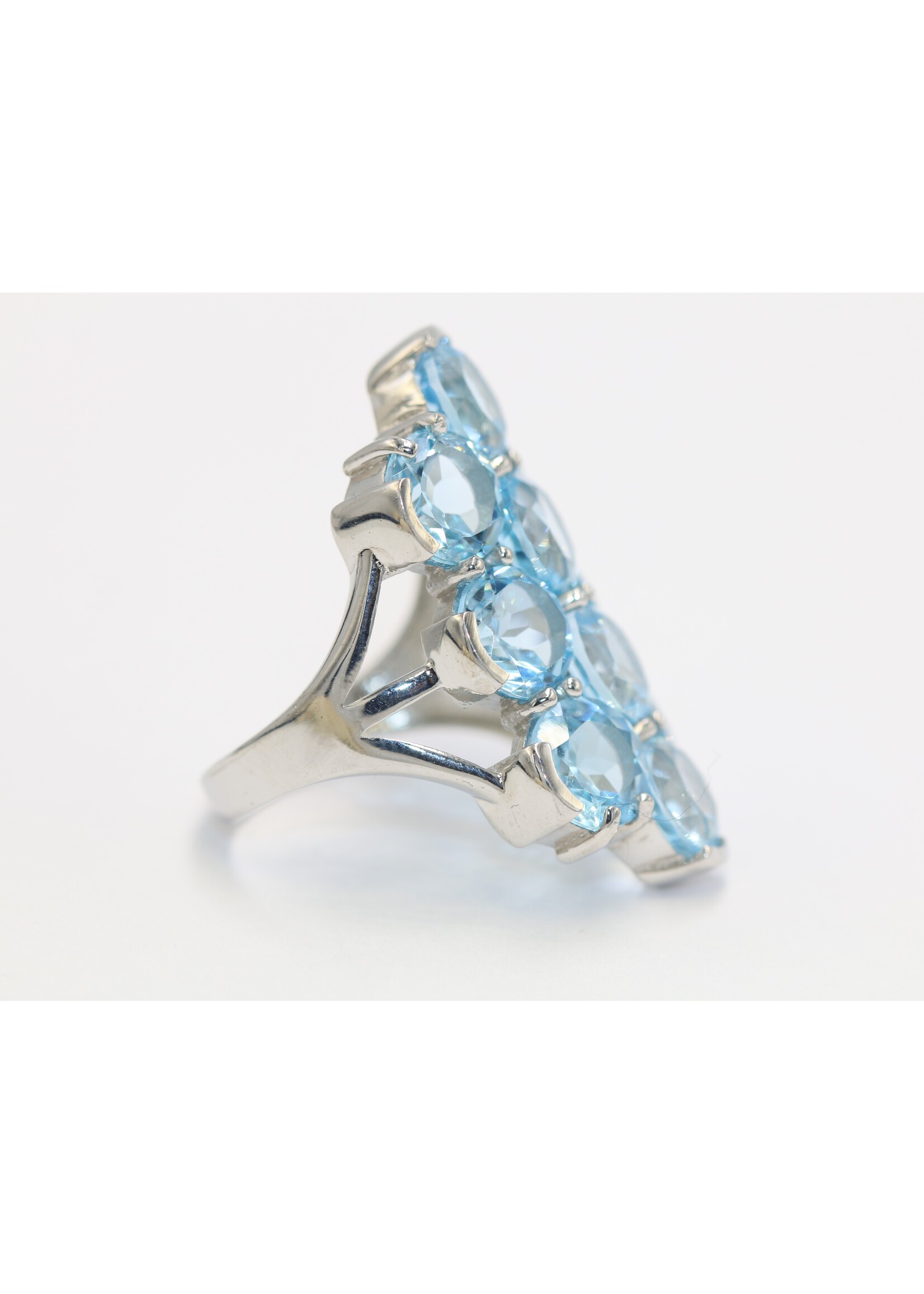 Anello in argento rodiato 925 con topazio azzurro naturale