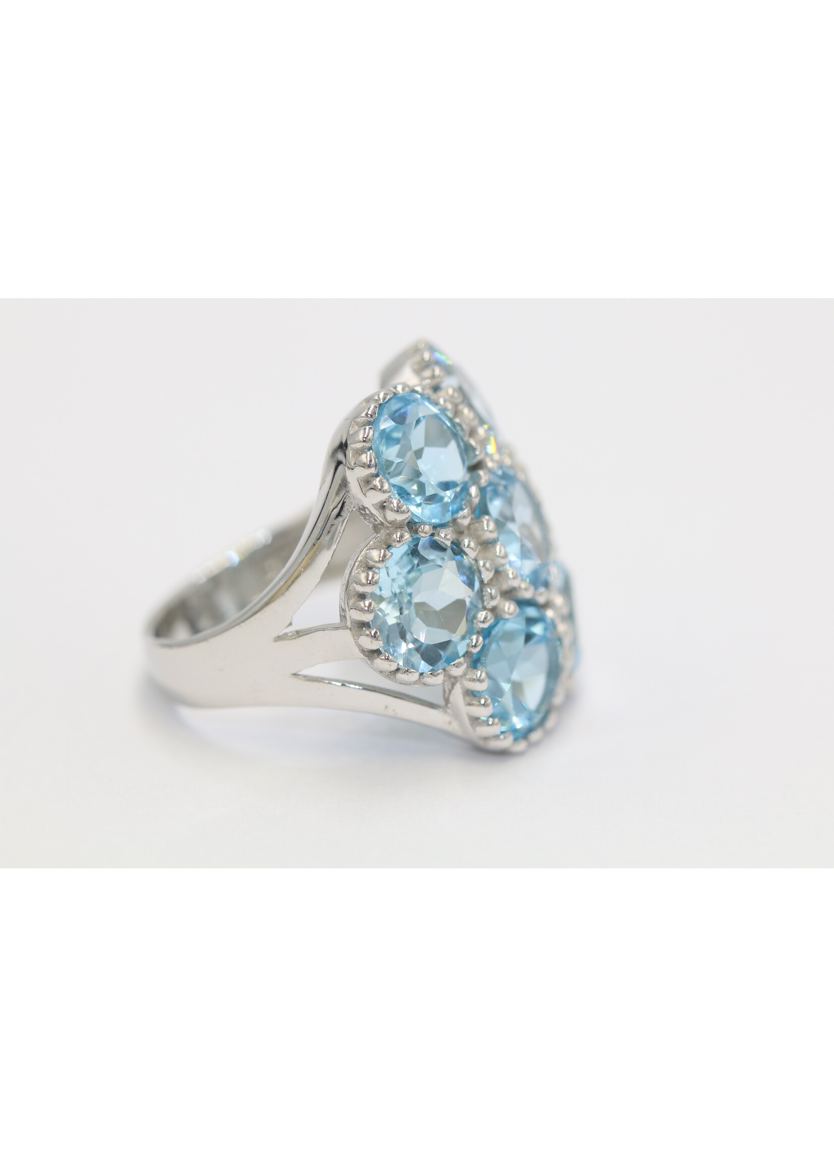 Anello in argento rodiato 925 con topazio azzurro naturale