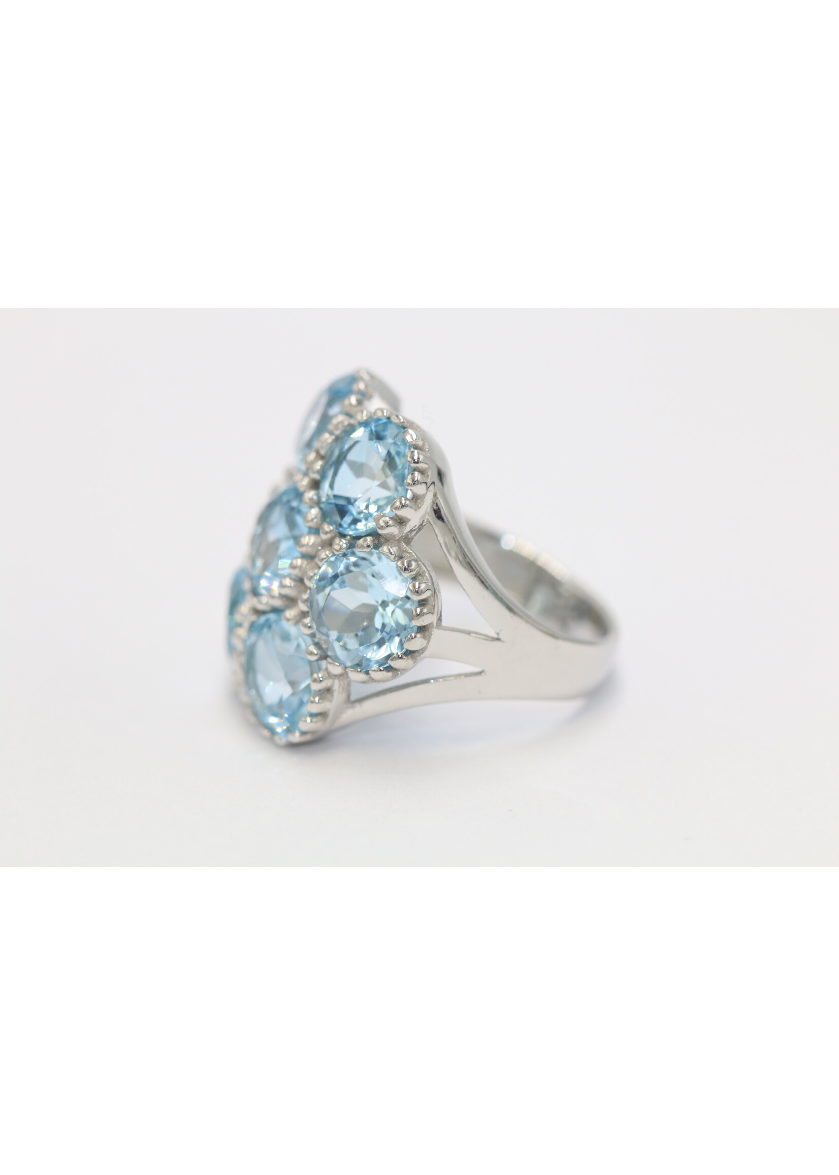 Bague en argent 925 rhodié sertie d'une Topaze Bleue naturelle