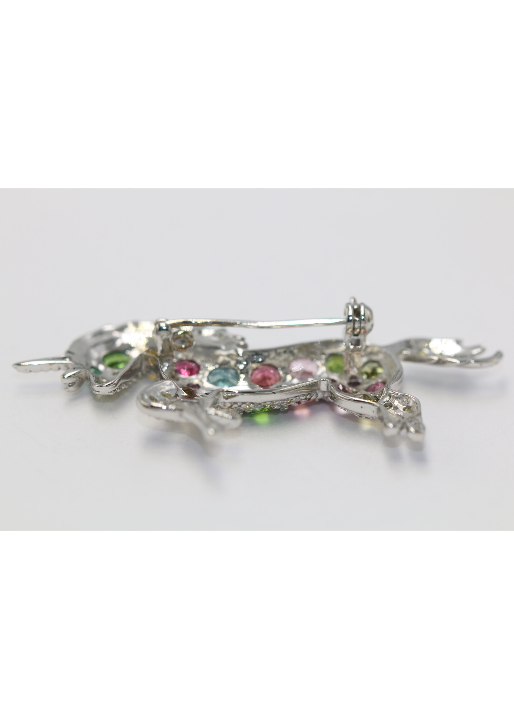925 gerhodineerd zilveren Brooch bezet met natuurlijke Toermalijnen