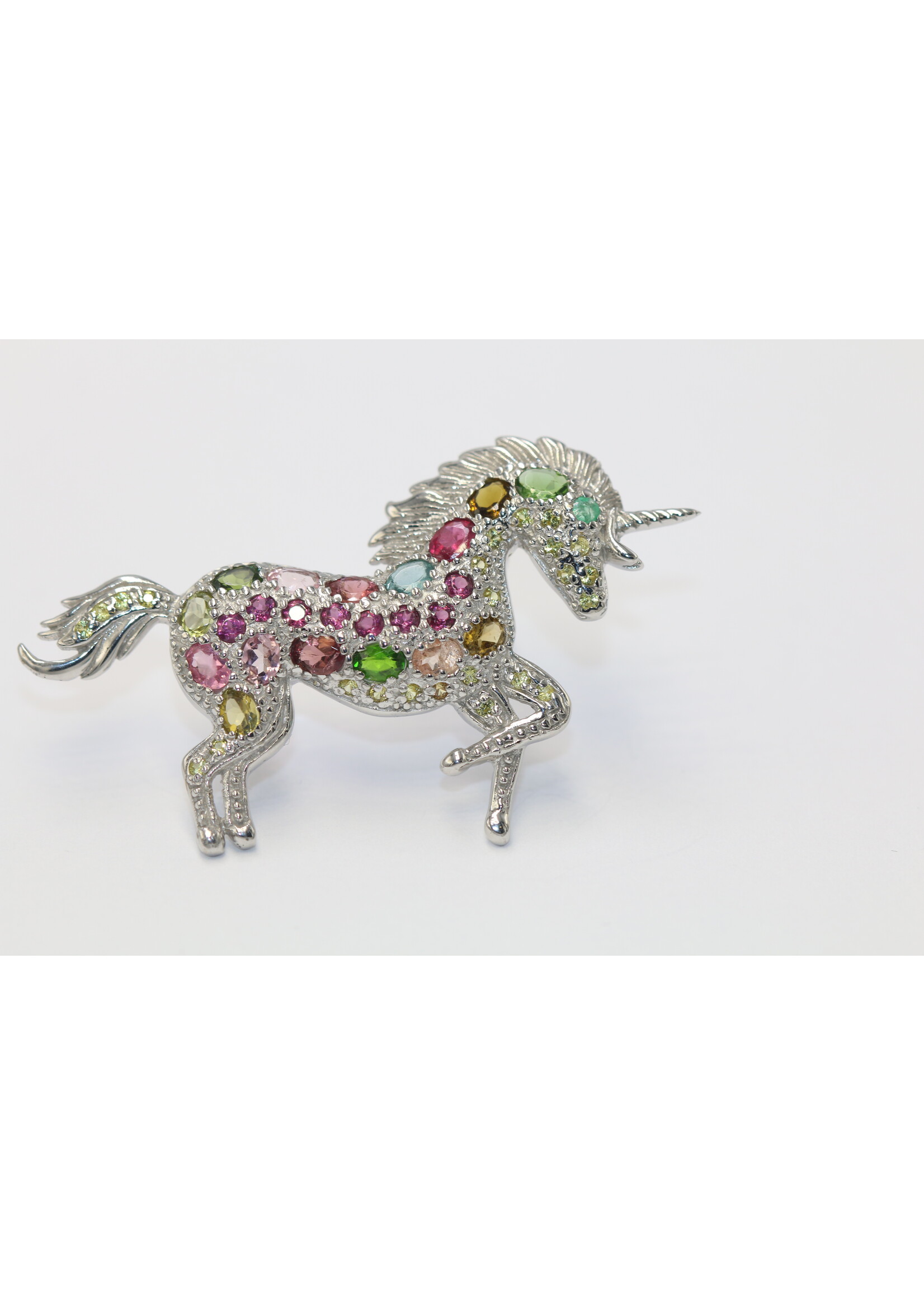 925 gerhodineerd zilveren Brooch bezet met natuurlijke Toermalijnen