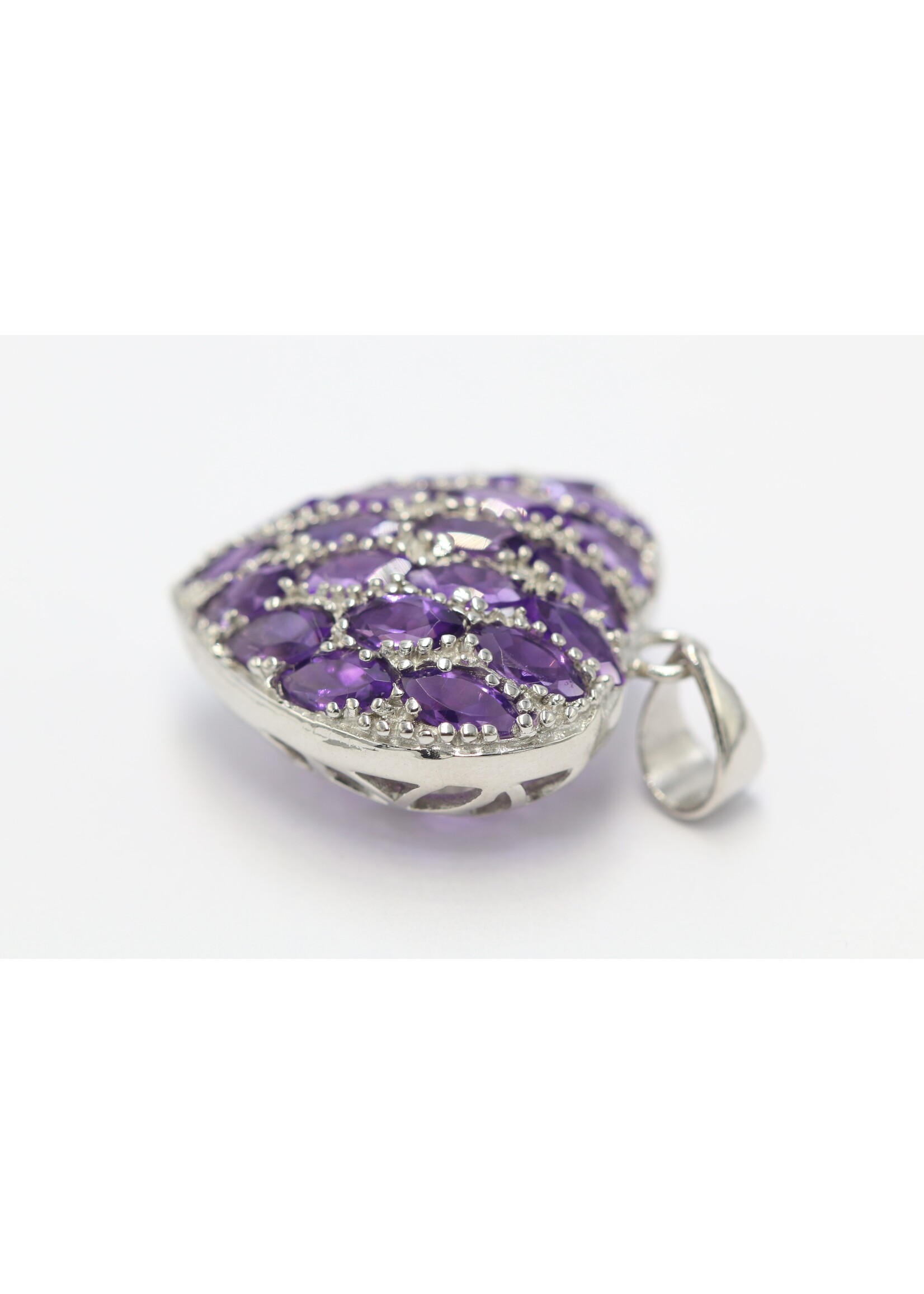 925 rhodium plated silver pendant set with natural amethysts