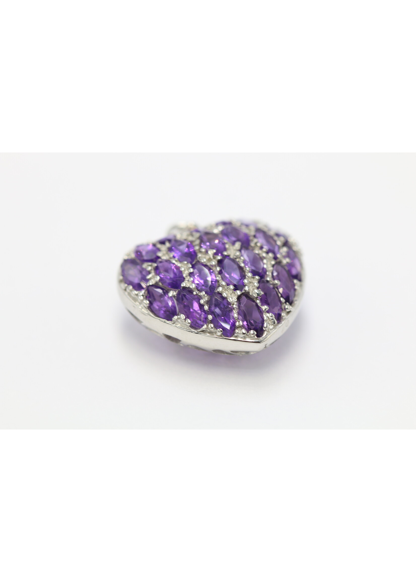 925 rhodium plated silver pendant set with natural amethysts