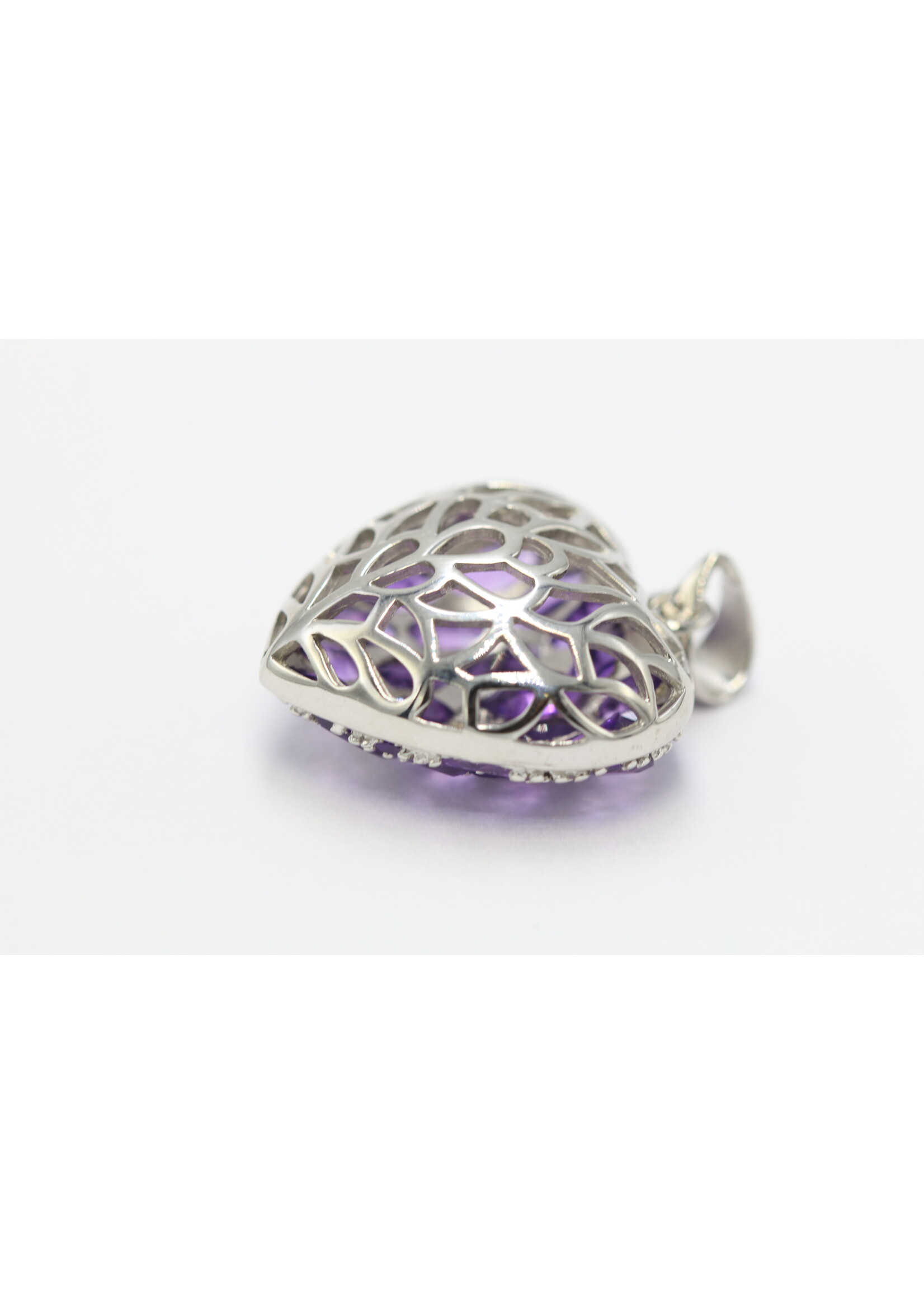 925 rhodium plated silver pendant set with natural amethysts