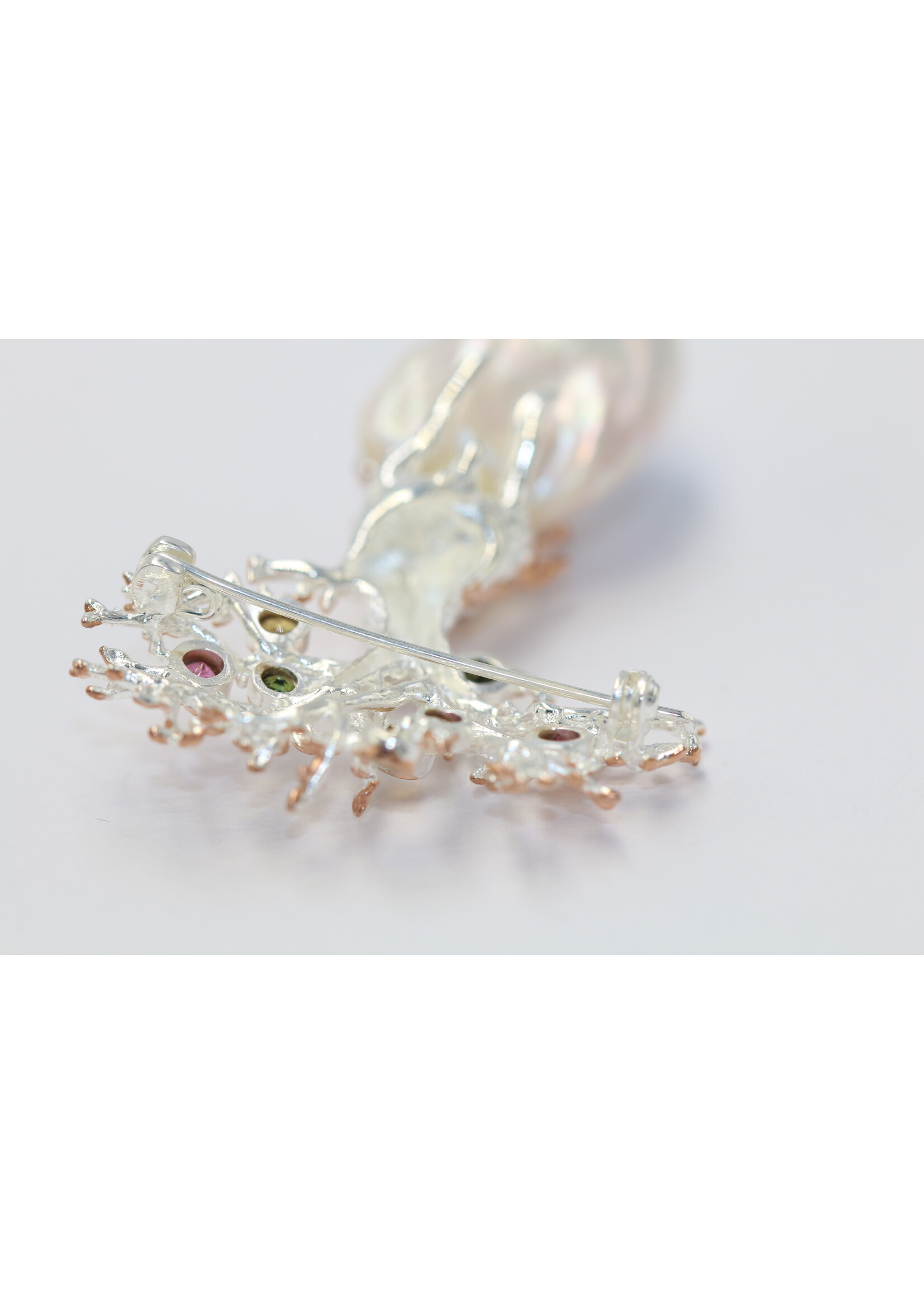 925 gerhodineerd zilveren Brooch bezet met natuurlijke  Parel en Toermalijnen