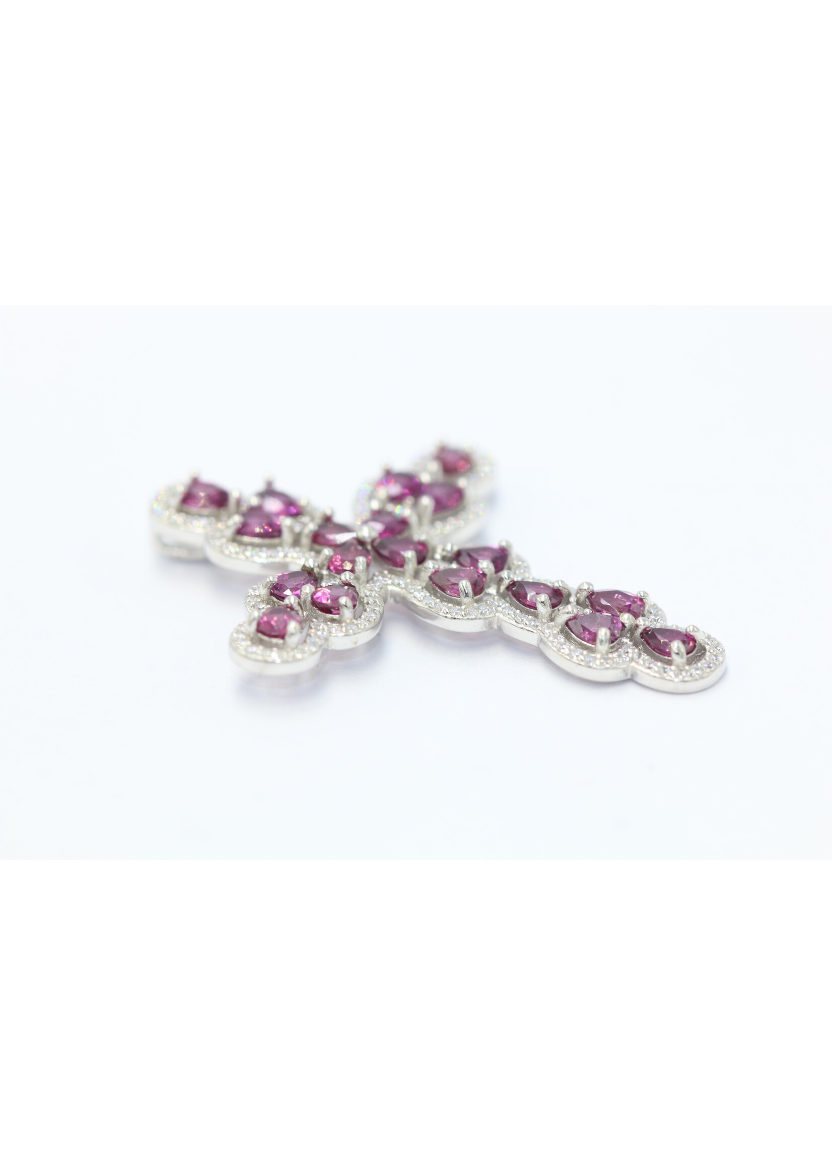 925 rhodium plated silver pendant set with natural rhodolites