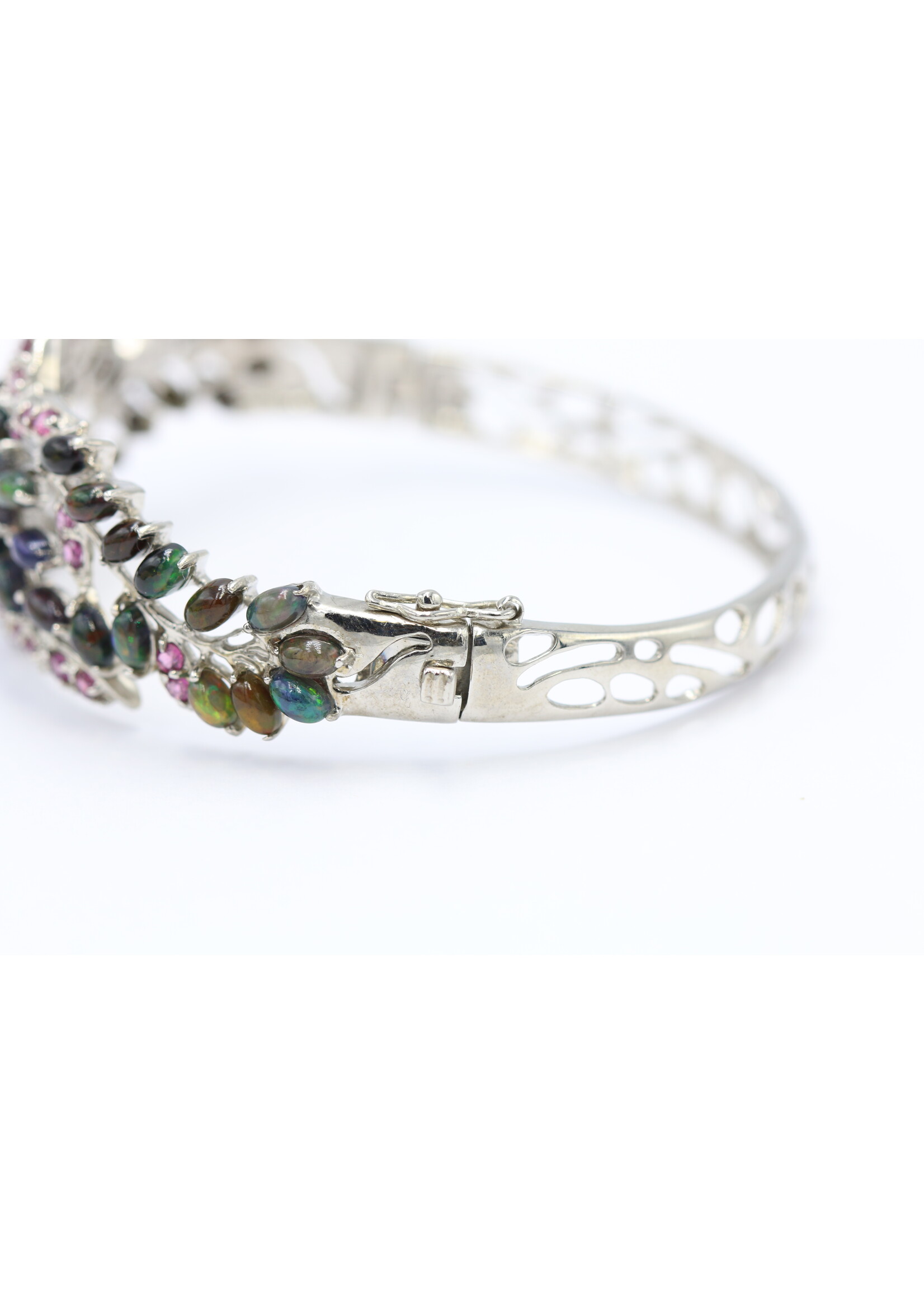 925 gerhodineerd zilveren Armband bezet met natuurlijke zwarte Opaal en Rhodolieten