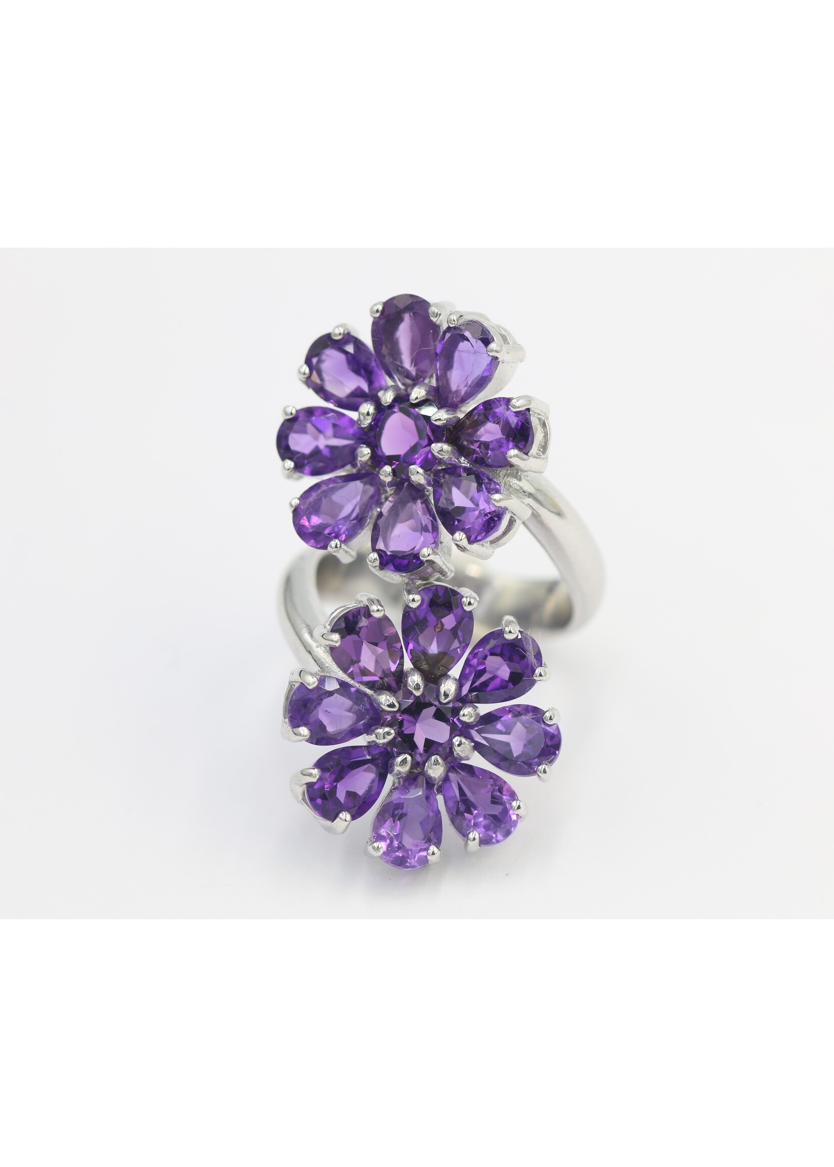 925 rhodium plated silver ring set with natural amethyst