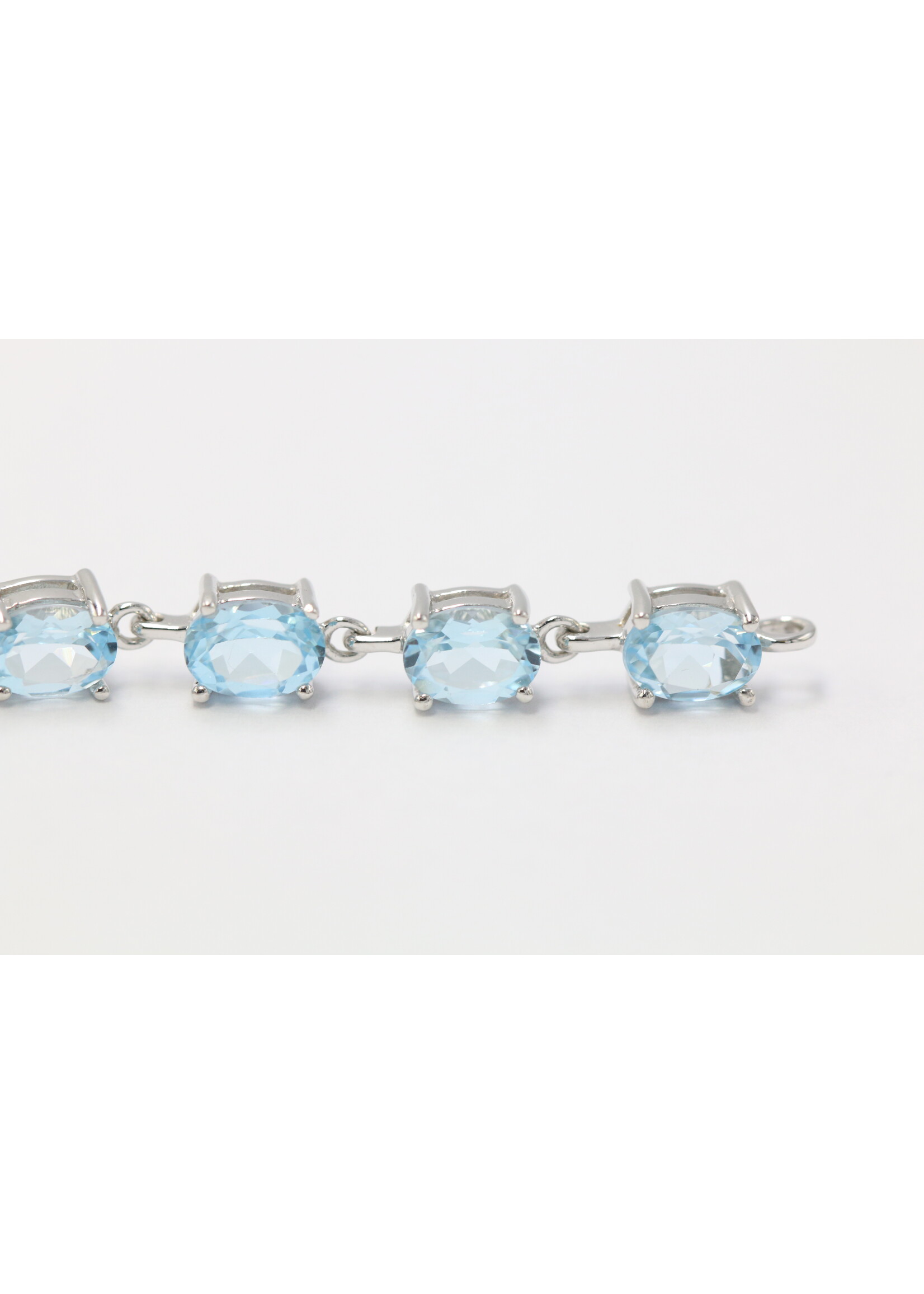 925 gerhodineerd zilveren Armband bezet met natuurlijke Blauwe Topaas