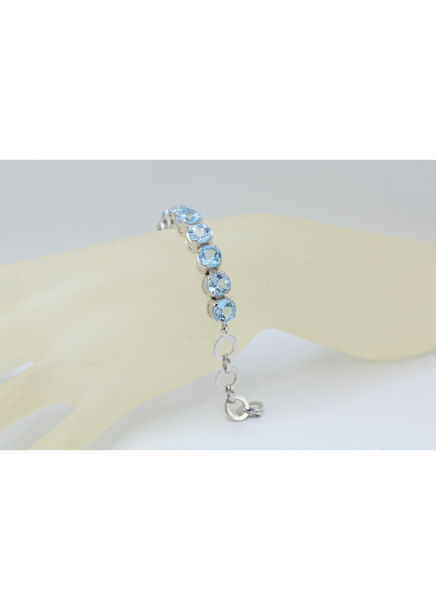 925 gerhodineerd zilveren Armband bezet met natuurlijke Blauwe Topaas
