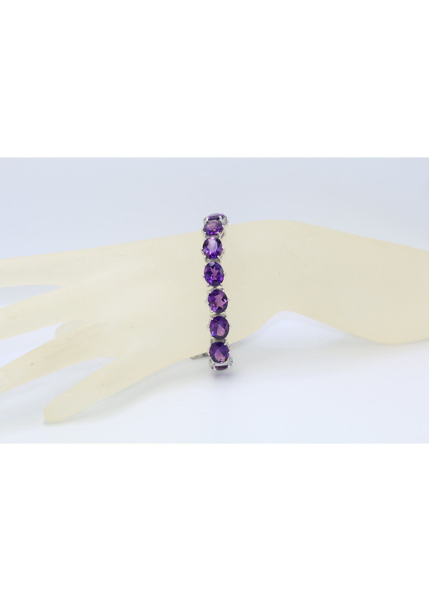 925 gerhodineerd zilveren Armband bezet met natuurlijke Amethisten