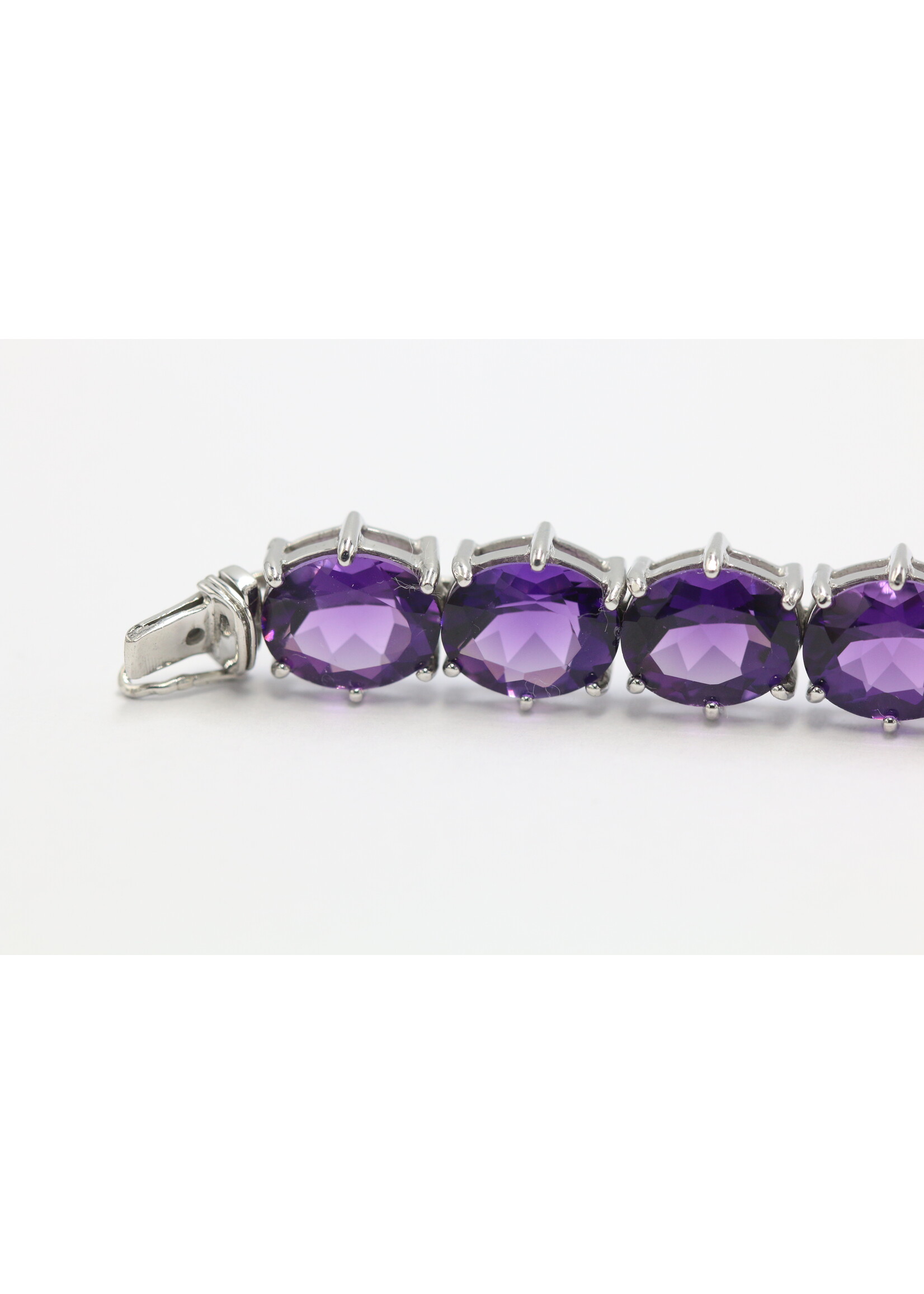 925 gerhodineerd zilveren Armband bezet met natuurlijke Amethisten