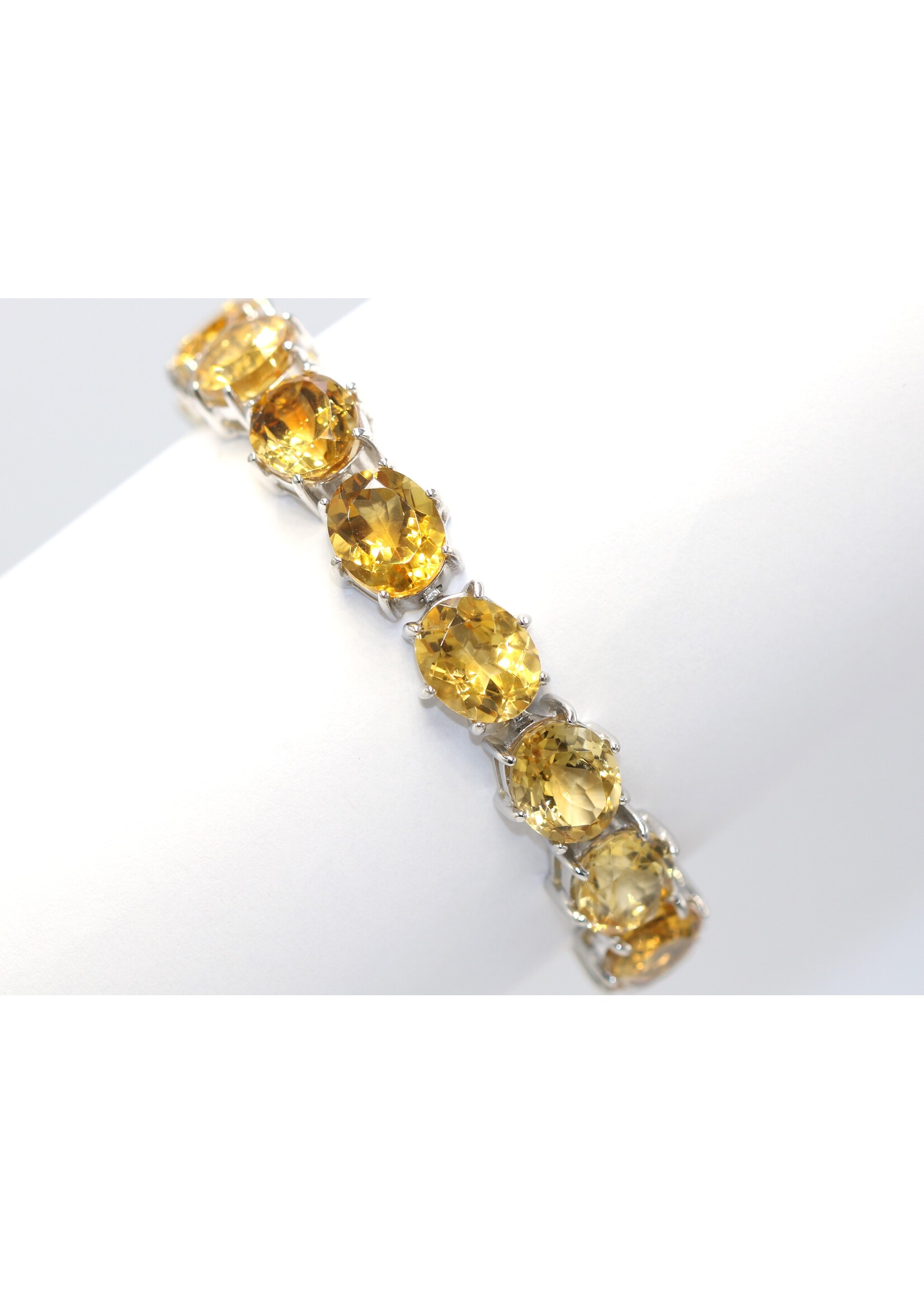 925 rhodium plated silver bracelet set with natural citrines