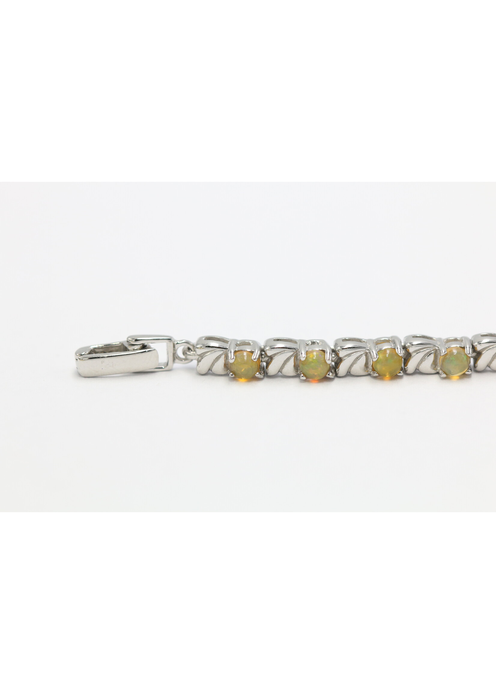 Bracelet en argent 925 rhodié serti d'opales naturelles