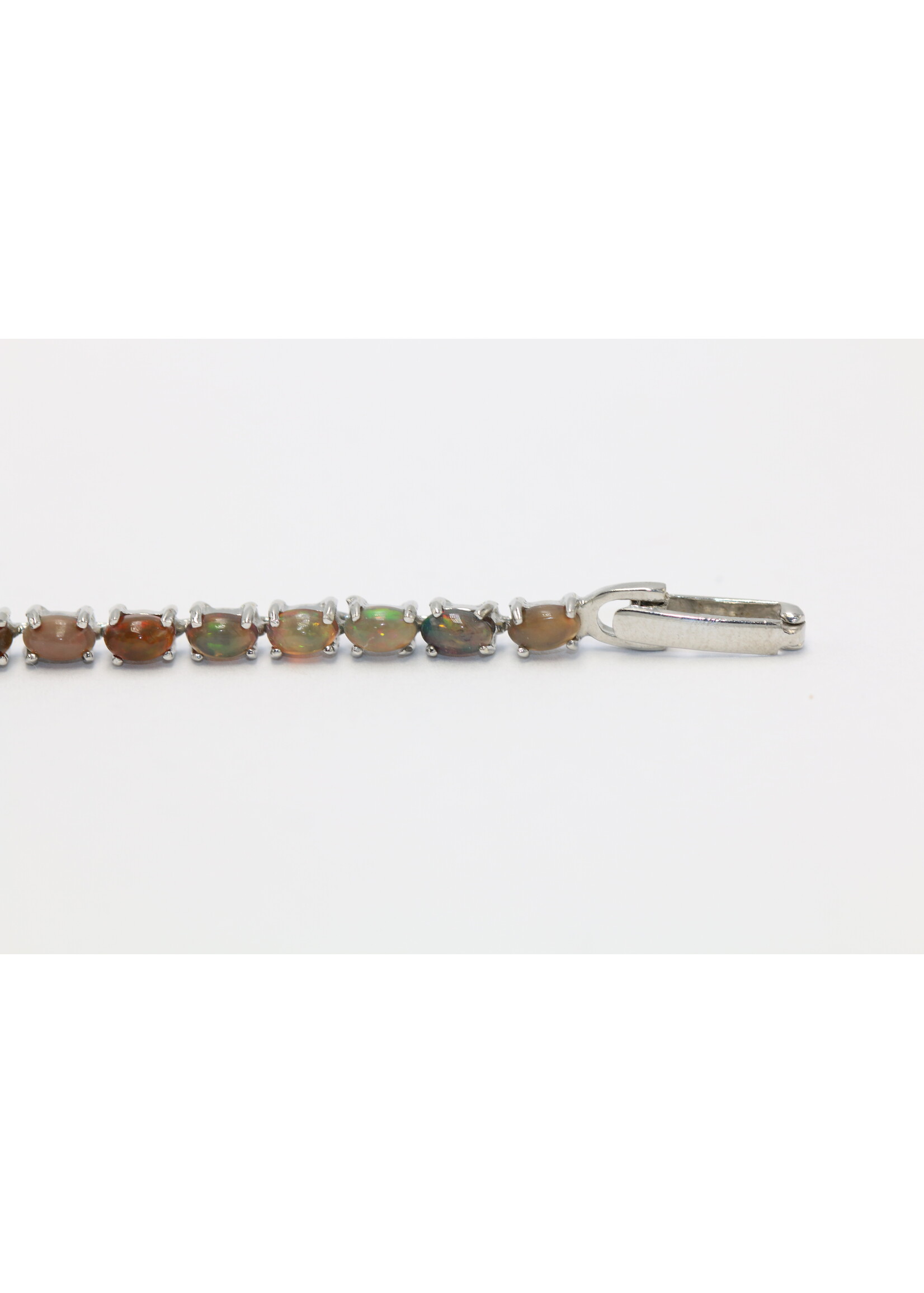 Bracelet en argent 925 rhodié serti d'opales noires naturelles