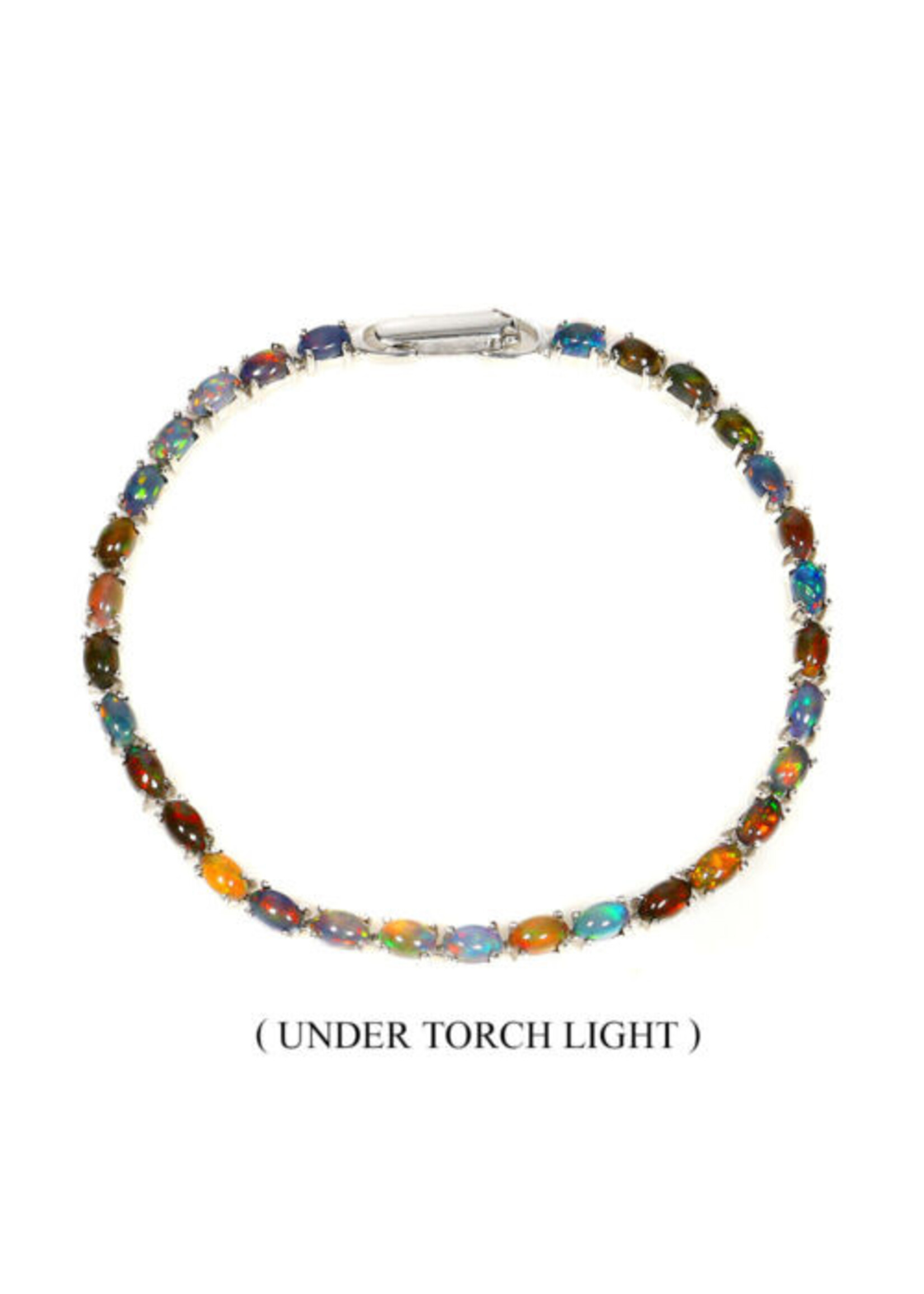 Bracelet en argent 925 rhodié serti d'opales noires naturelles