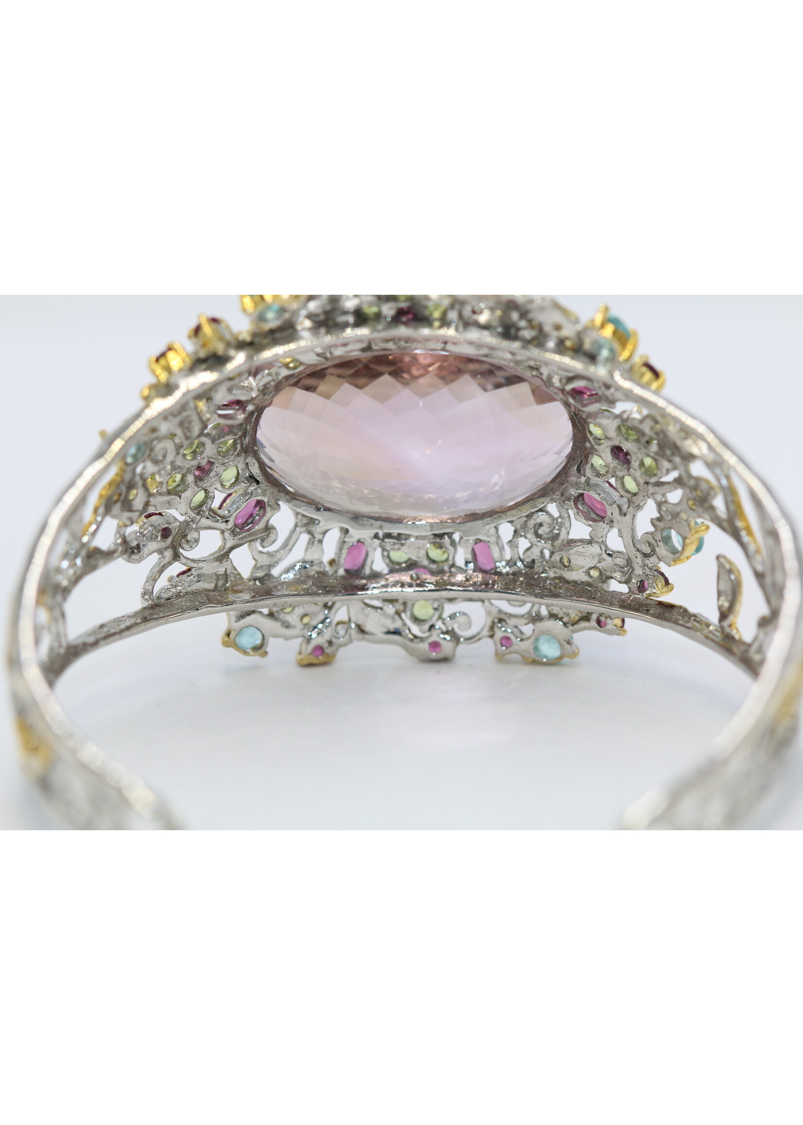 Bracelet en argent 925 rhodié serti d'Améthyste naturelle, Péridot, Topaze et Rhodolites