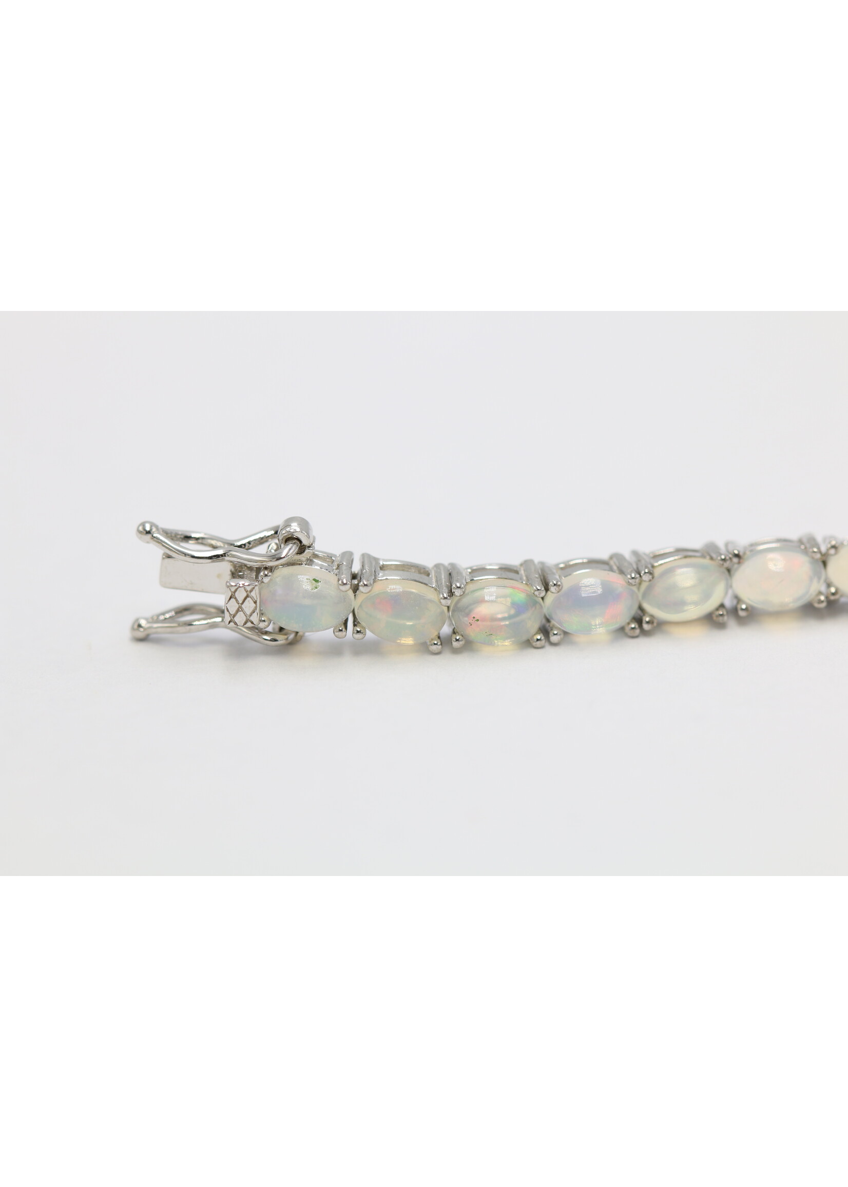 Bracelet en argent 925 rhodié serti d'Opales naturelles