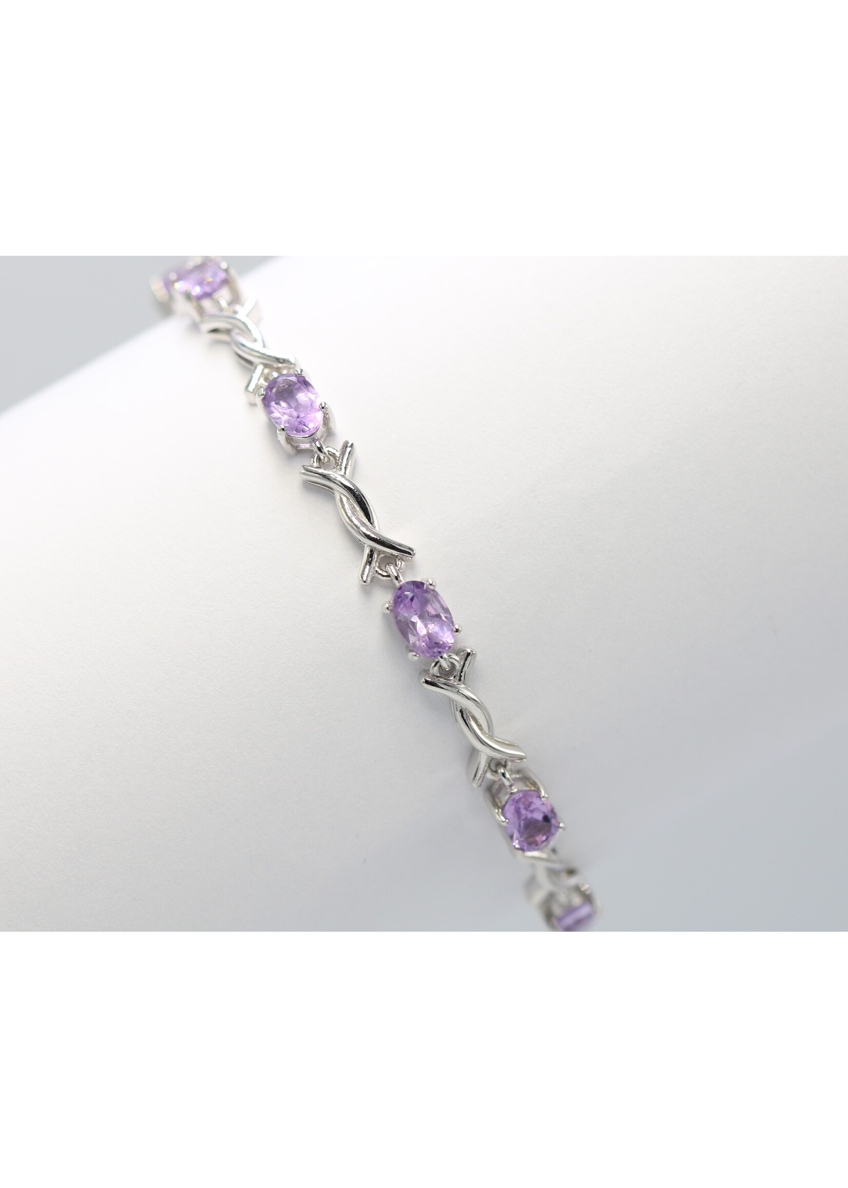 925 rhodium plated silver bracelet set with natural amethysts
