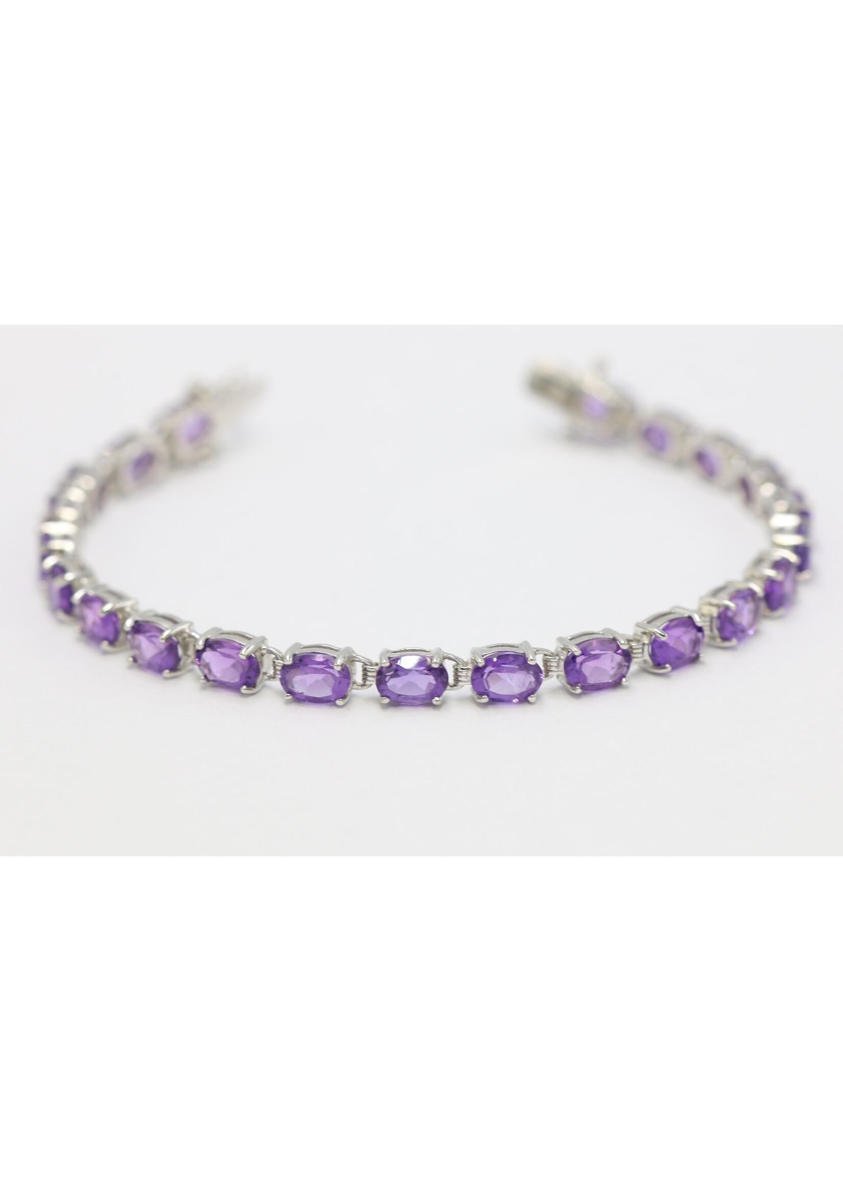 925 rhodium plated silver bracelet set with natural amethysts