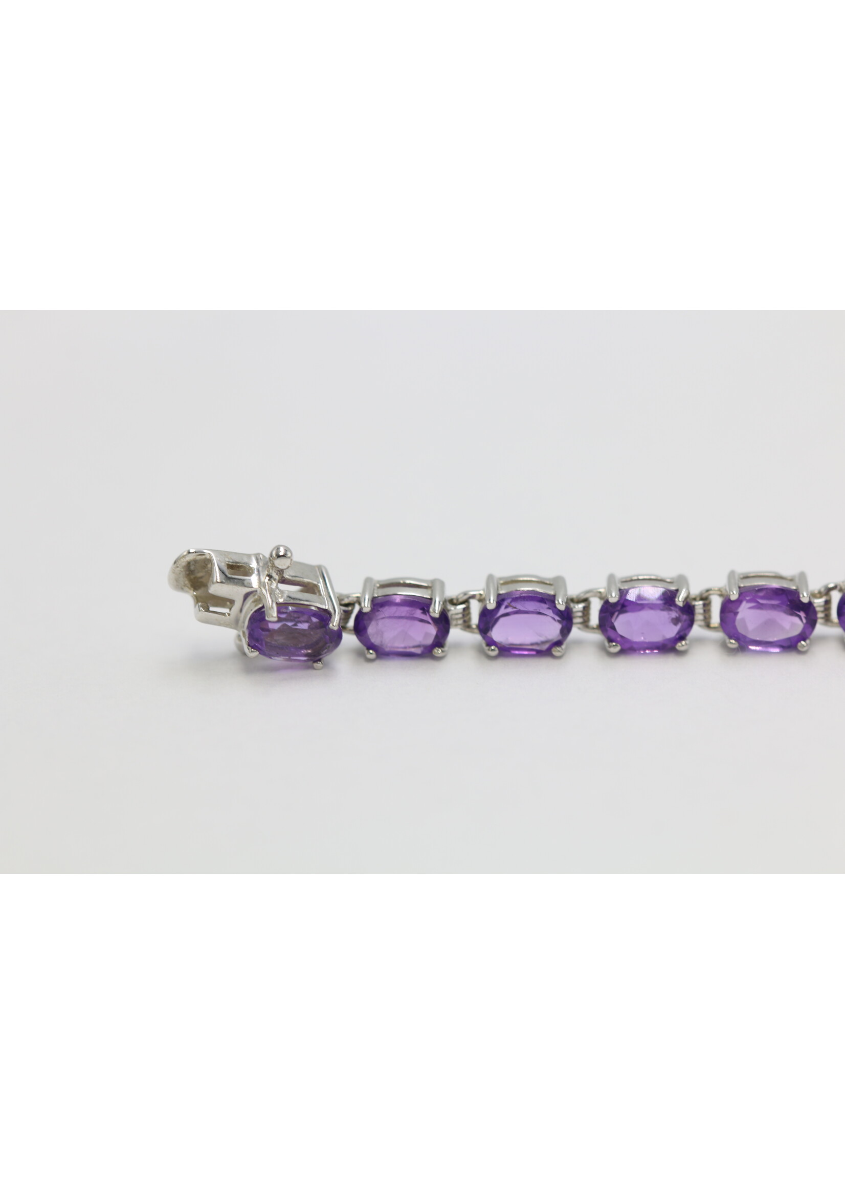 925 rhodium plated silver bracelet set with natural amethysts