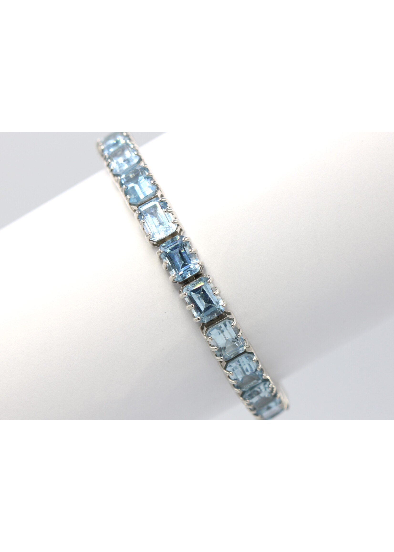 Bracciale in argento rodiato 925 con topazio azzurro naturale