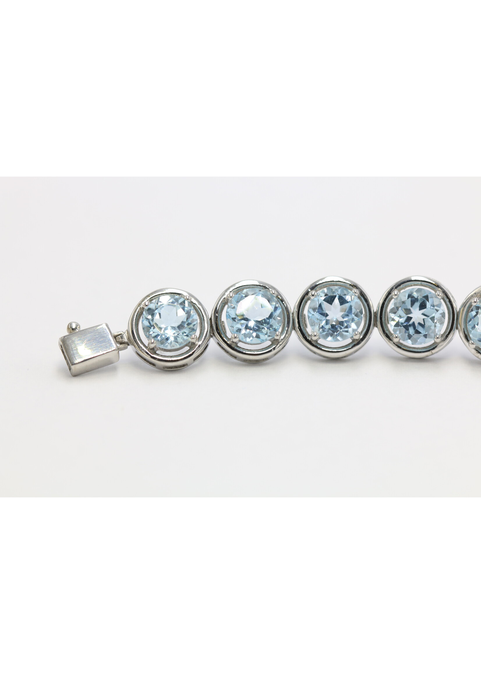 Bracelet en argent 925 rhodié serti de Topaze Bleue naturelle - Copy - Copy