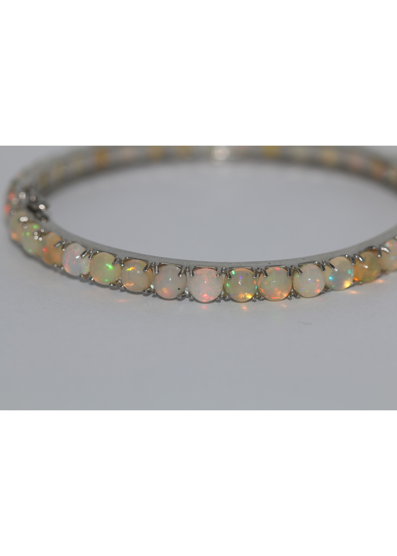Bracciale in argento rodiato 925 con opali naturali