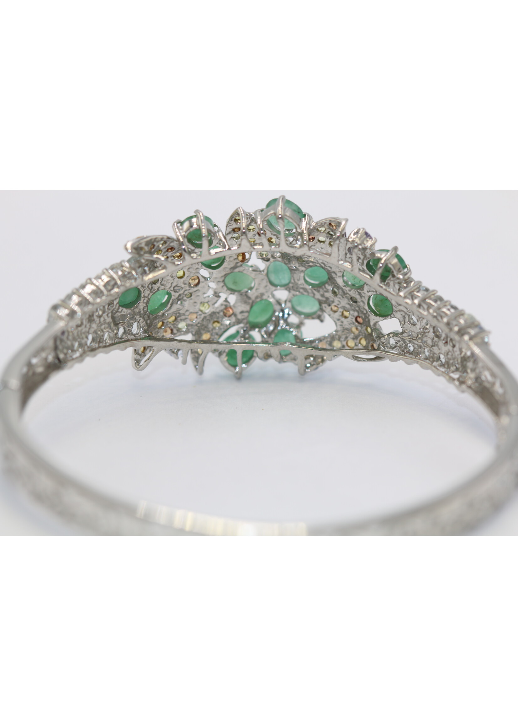 925 rhodium plated silver bracelet set with natural emerald, sapphire and tanzanite