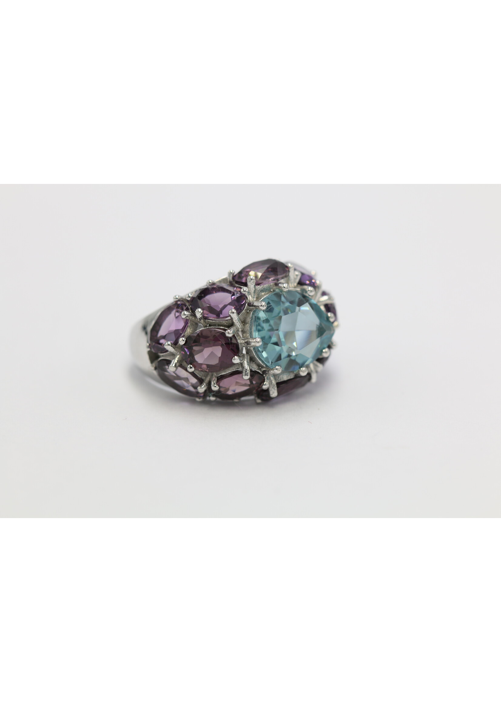Anello in argento rodiato 925 con topazio azzurro naturale e ametista