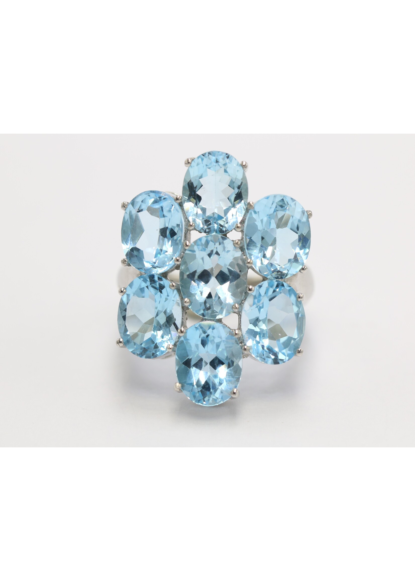 Bague en argent 925 rhodié sertie d'une Topaze Bleue naturelle