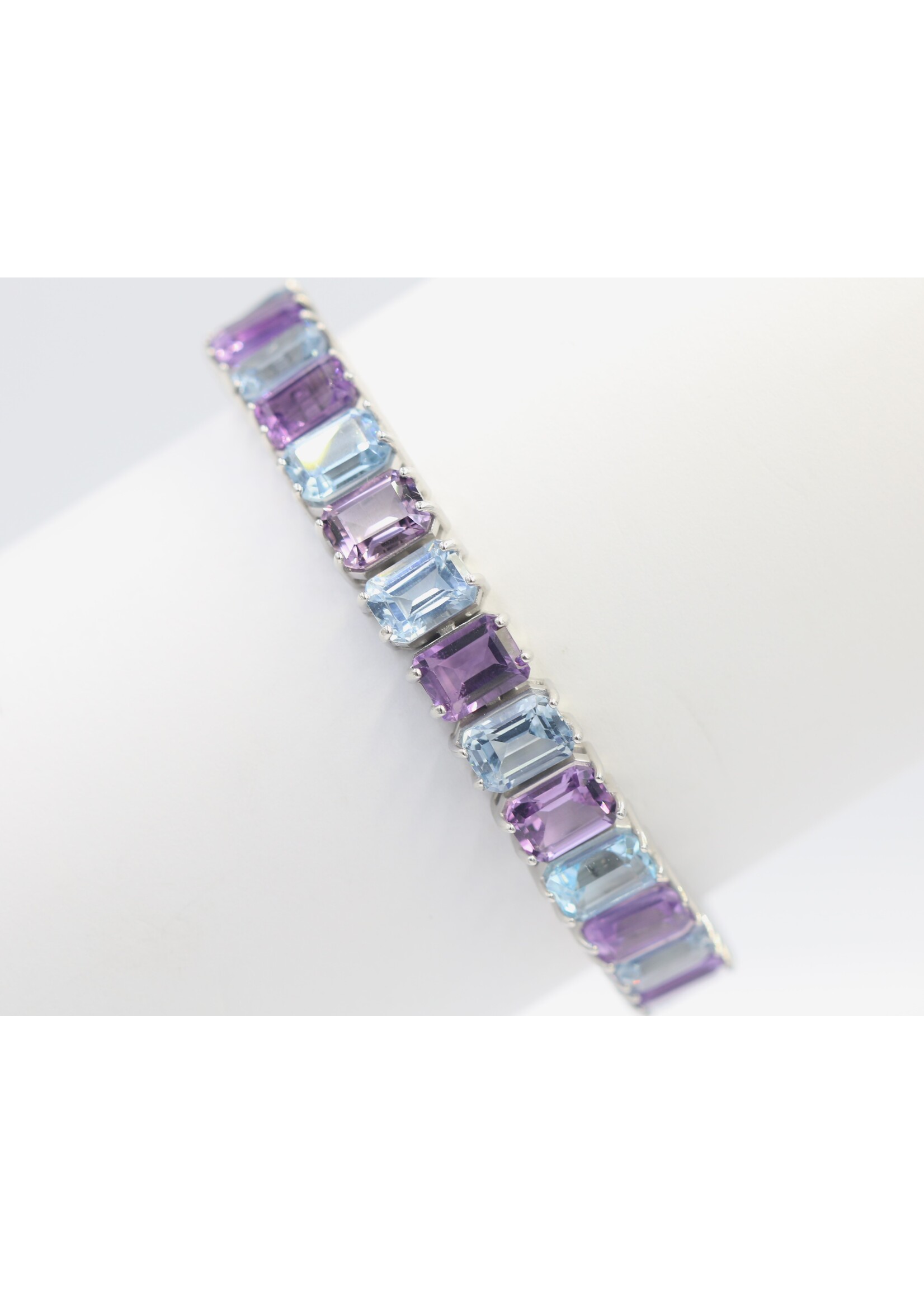 Armband van 925 gerhodineerd zilver bezet met natuurlijke amethist en topaas