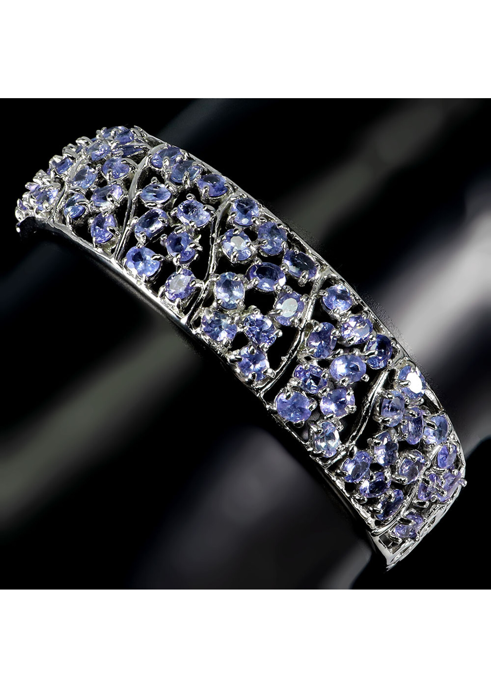 Bracelet en argent 925 rhodié serti de Tanzanites naturelles