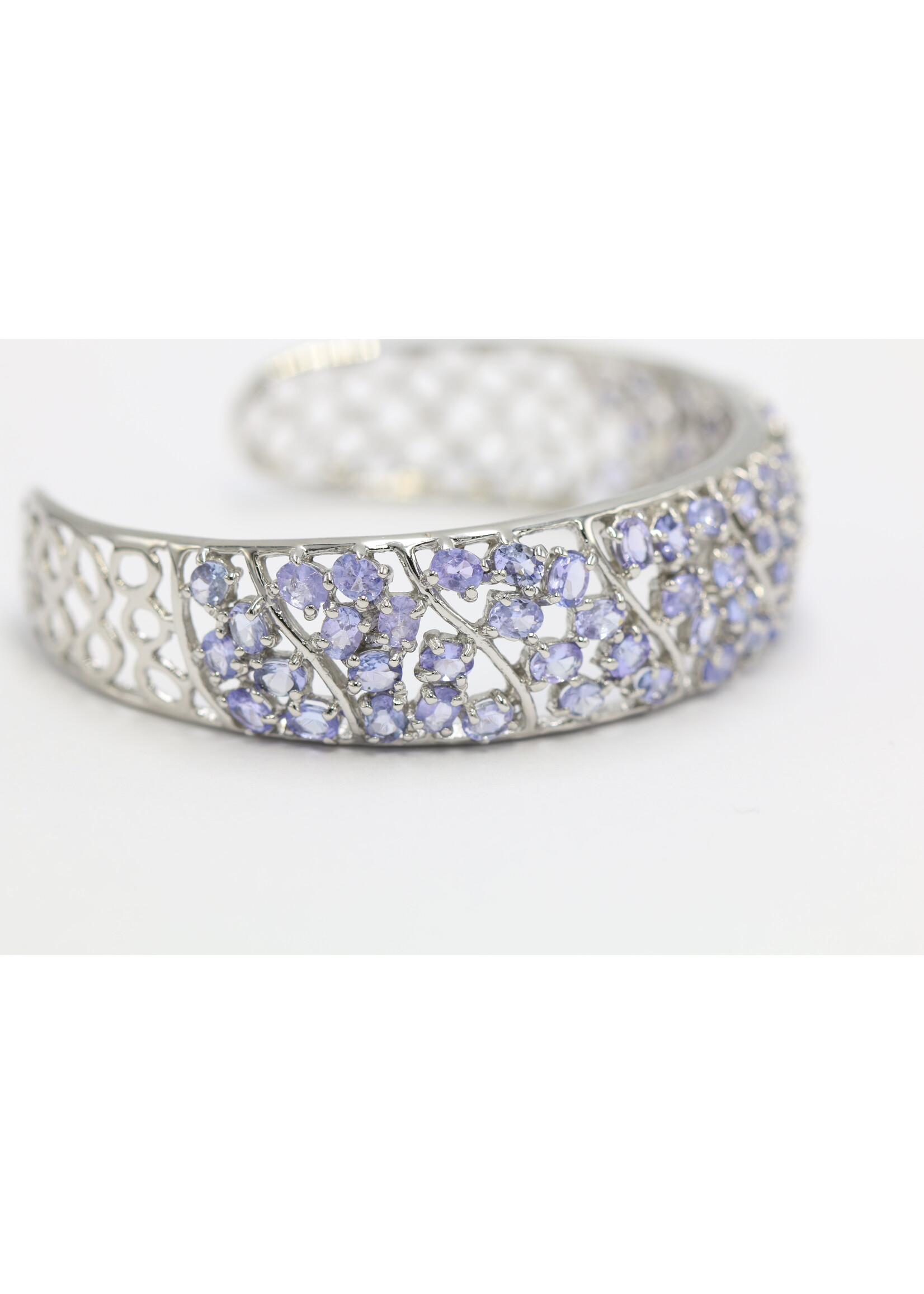 925 rhodium plated silver bracelet set with natural tanzanites