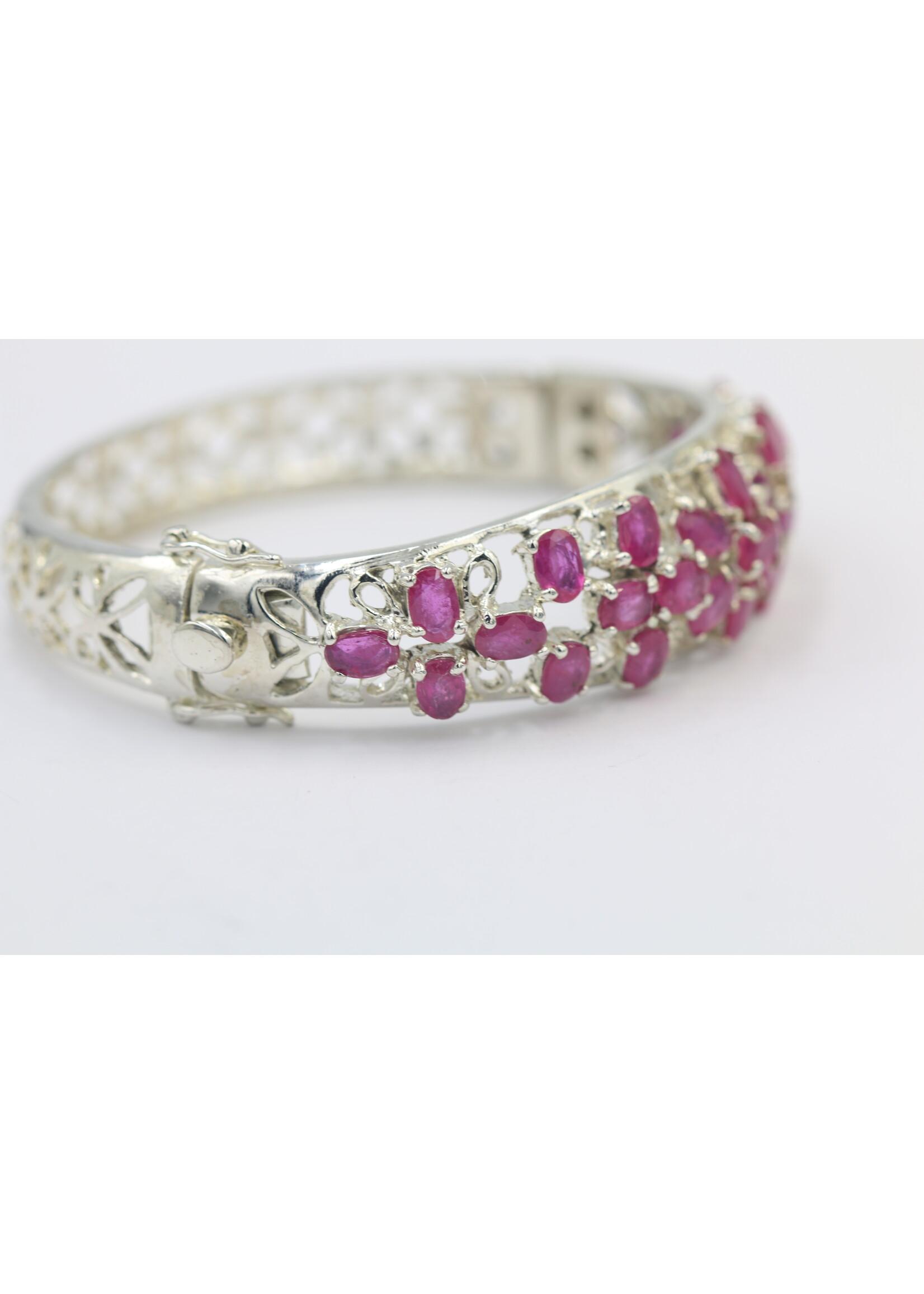 925 gerhodineerd zilveren Armband bezet met natuurlijke Robijnen