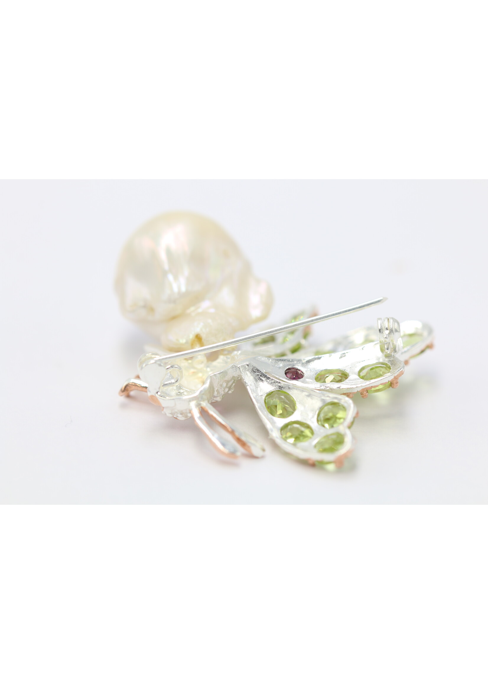 925 gerhodineerd zilveren Brooch bezet met natuurlijke Parel,Peridots en Rhodolieten