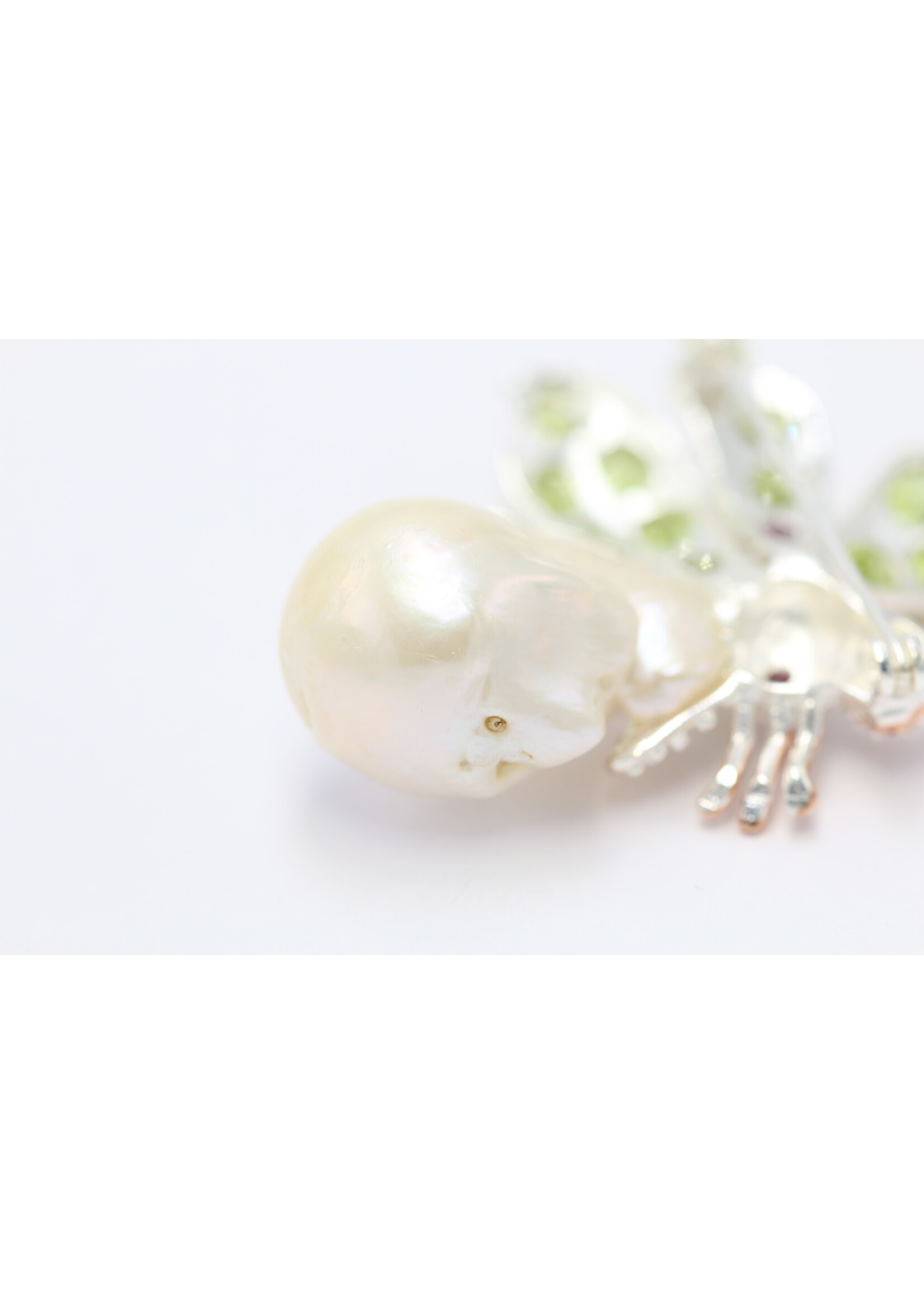 925 gerhodineerd zilveren Brooch bezet met natuurlijke Parel,Peridots en Rhodolieten